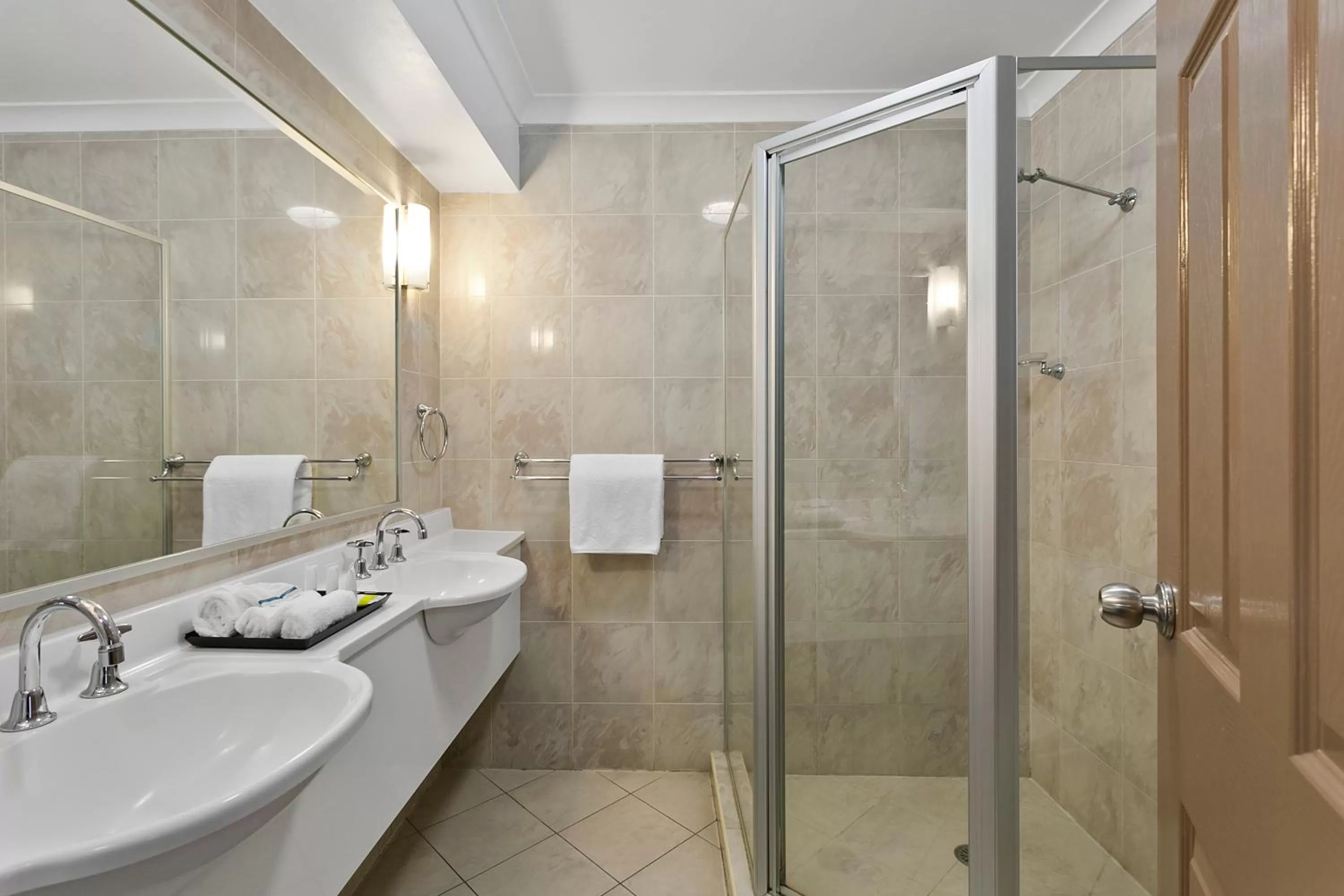 Bed in Quality Inn Penrith Sydney