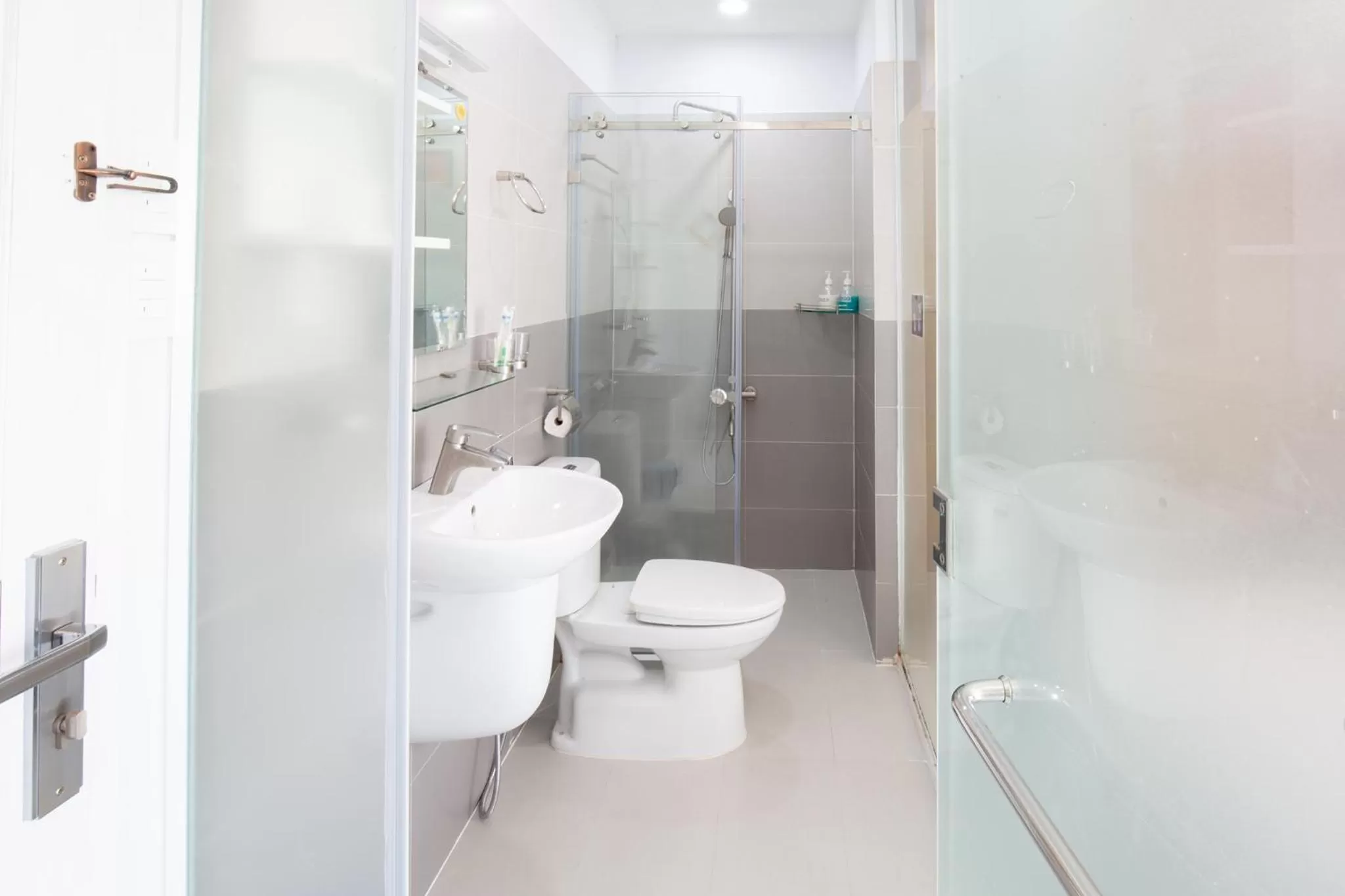 Shower, Bathroom in HOSTIE SAIGON [WANDERLUST Home]