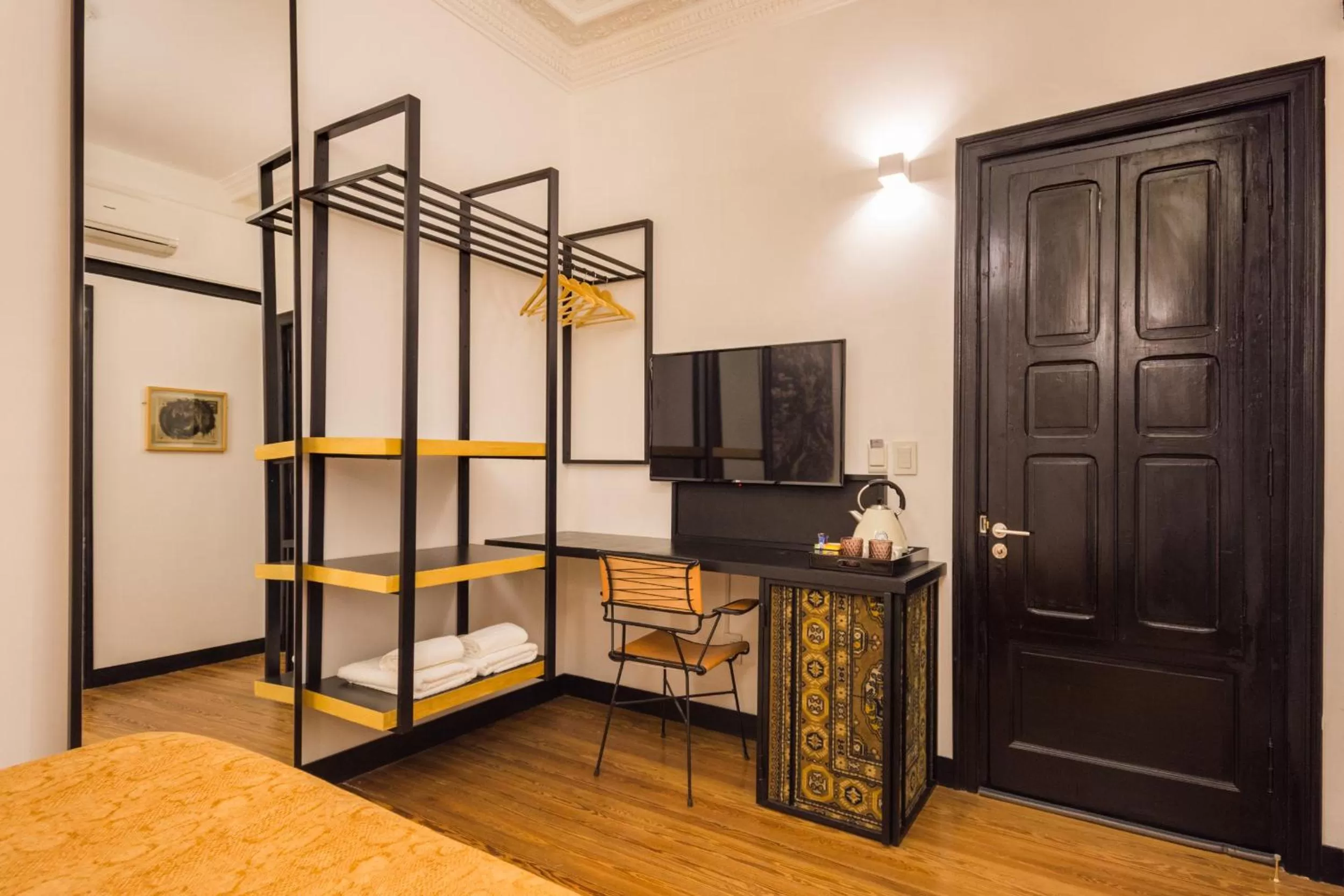 Photo of the whole room, TV/Entertainment Center in FAUNA Montevideo