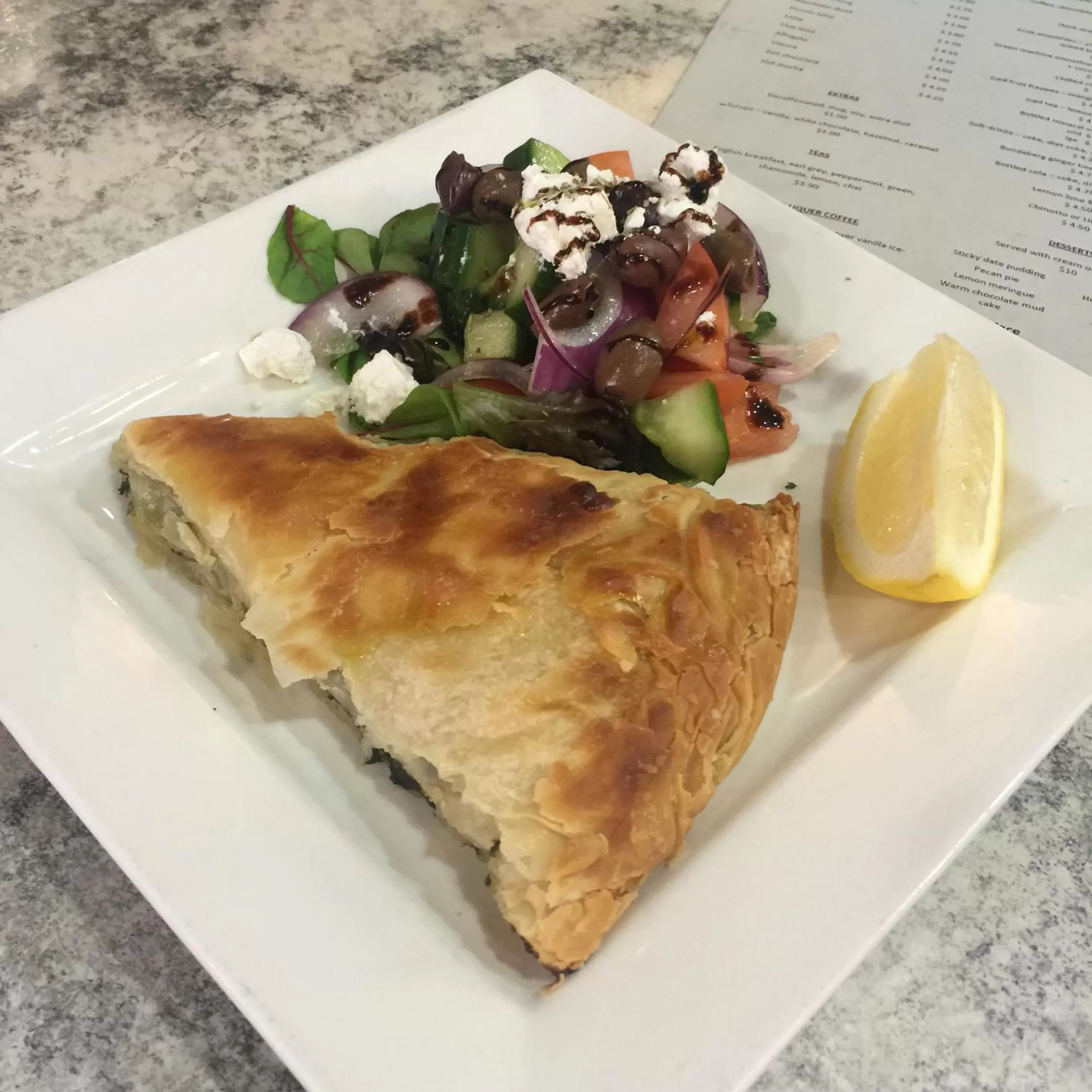 Food and drinks in Royal Albert Hotel