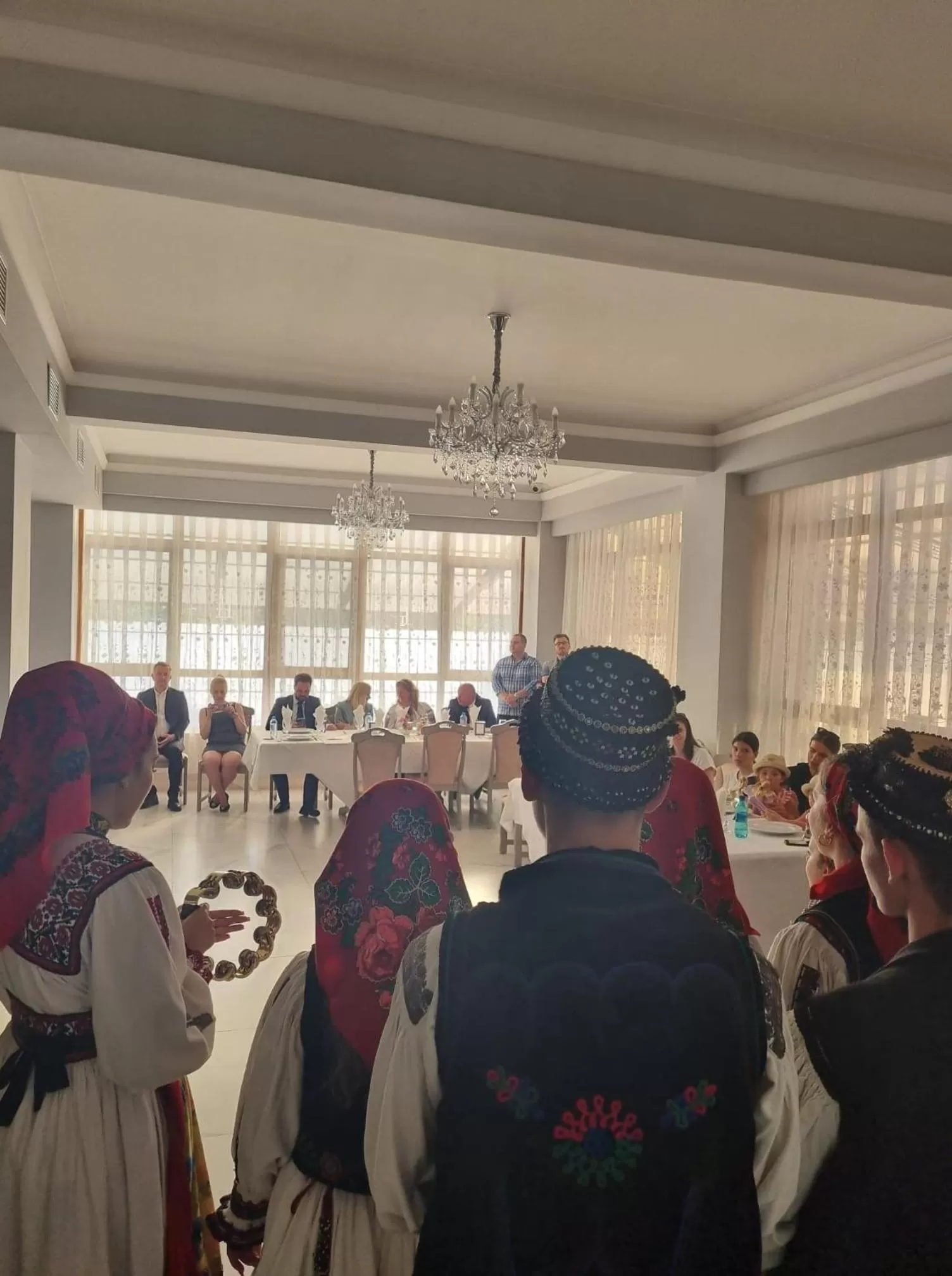 Restaurant/Places to Eat in Hotel Transit