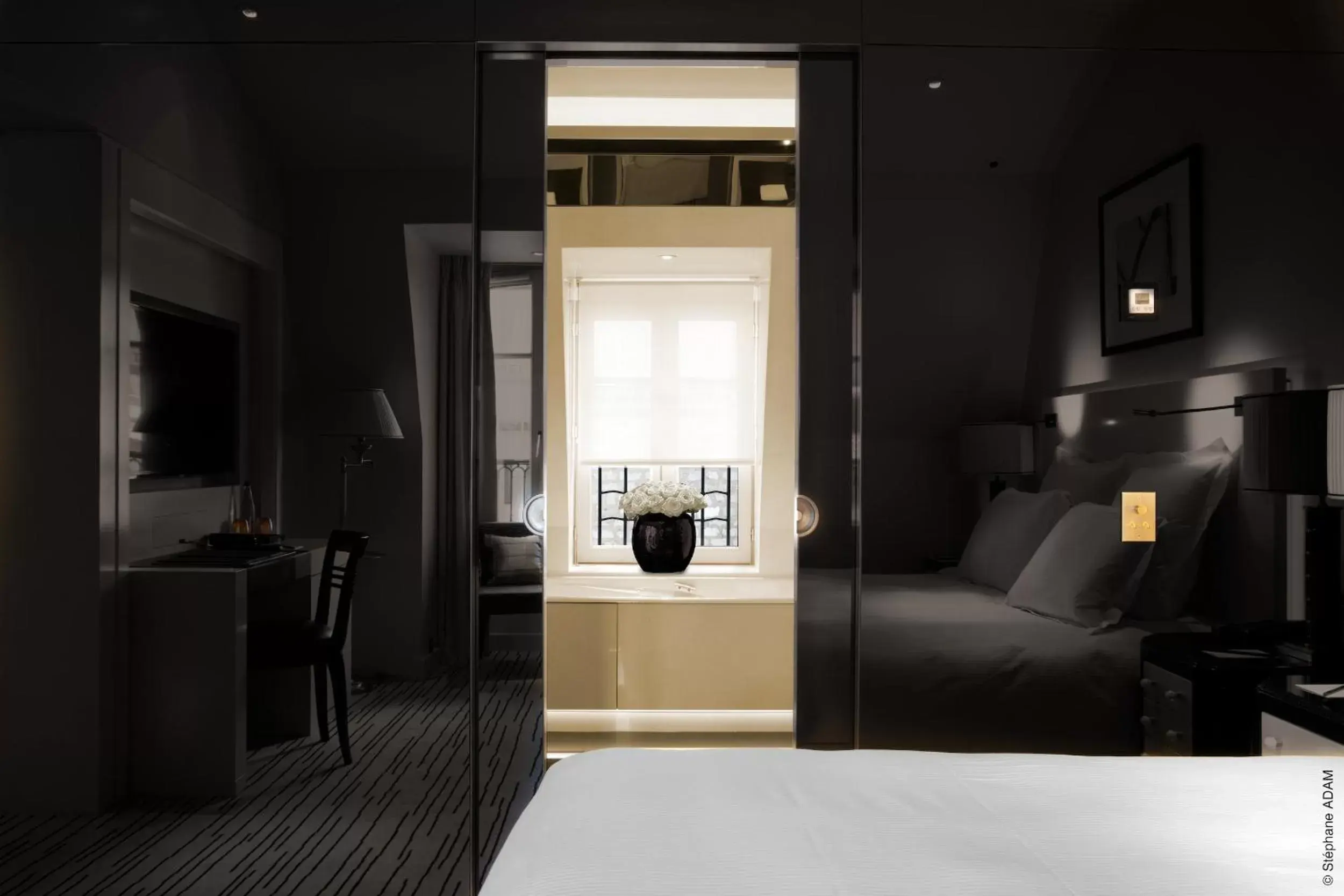 Deluxe Double Room with City View in Hotel Montaigne Deluxe Double Room with City View in Hotel Montaigne