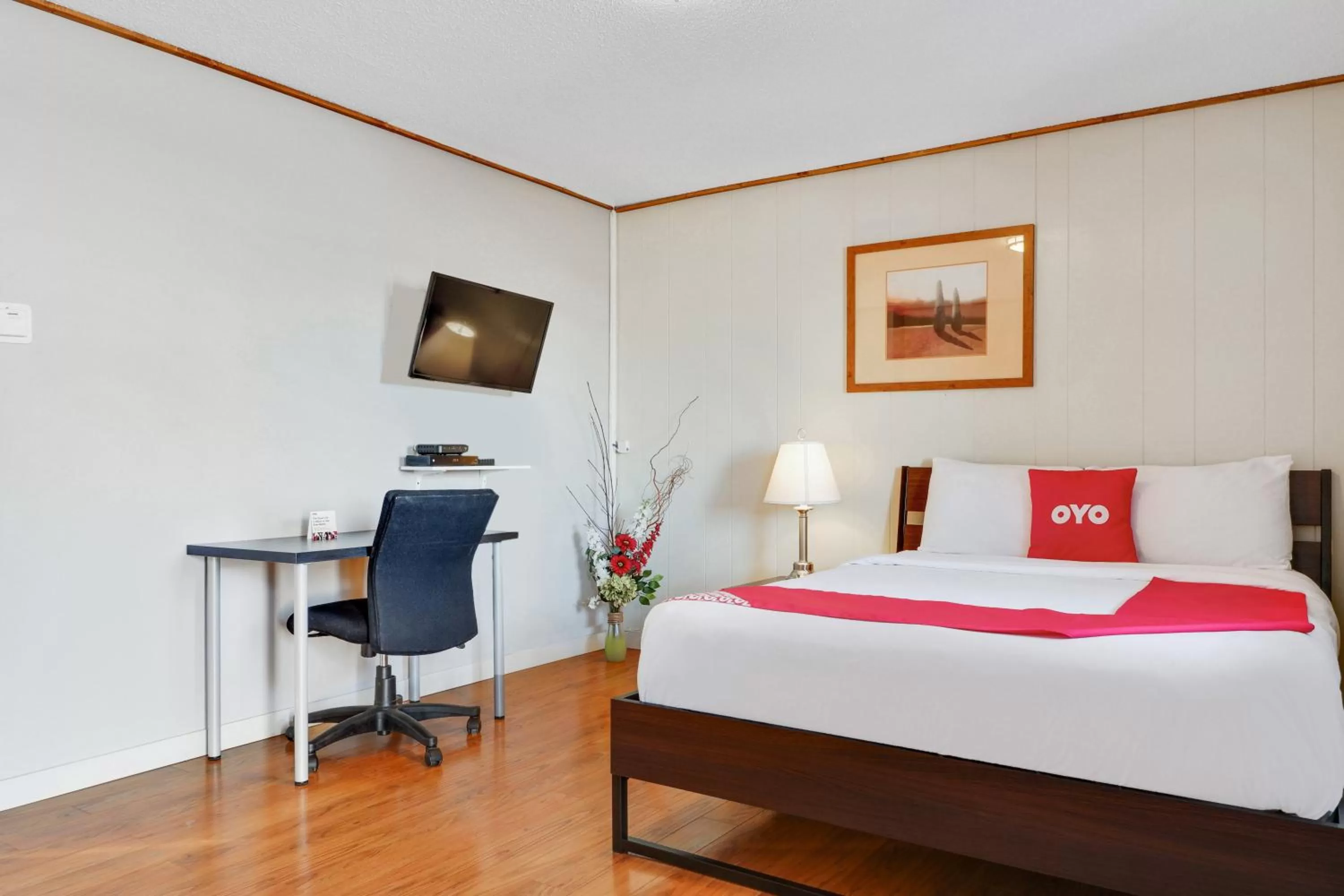 Photo of the whole room in Hotel Bethel - Fort MacLeod, AB