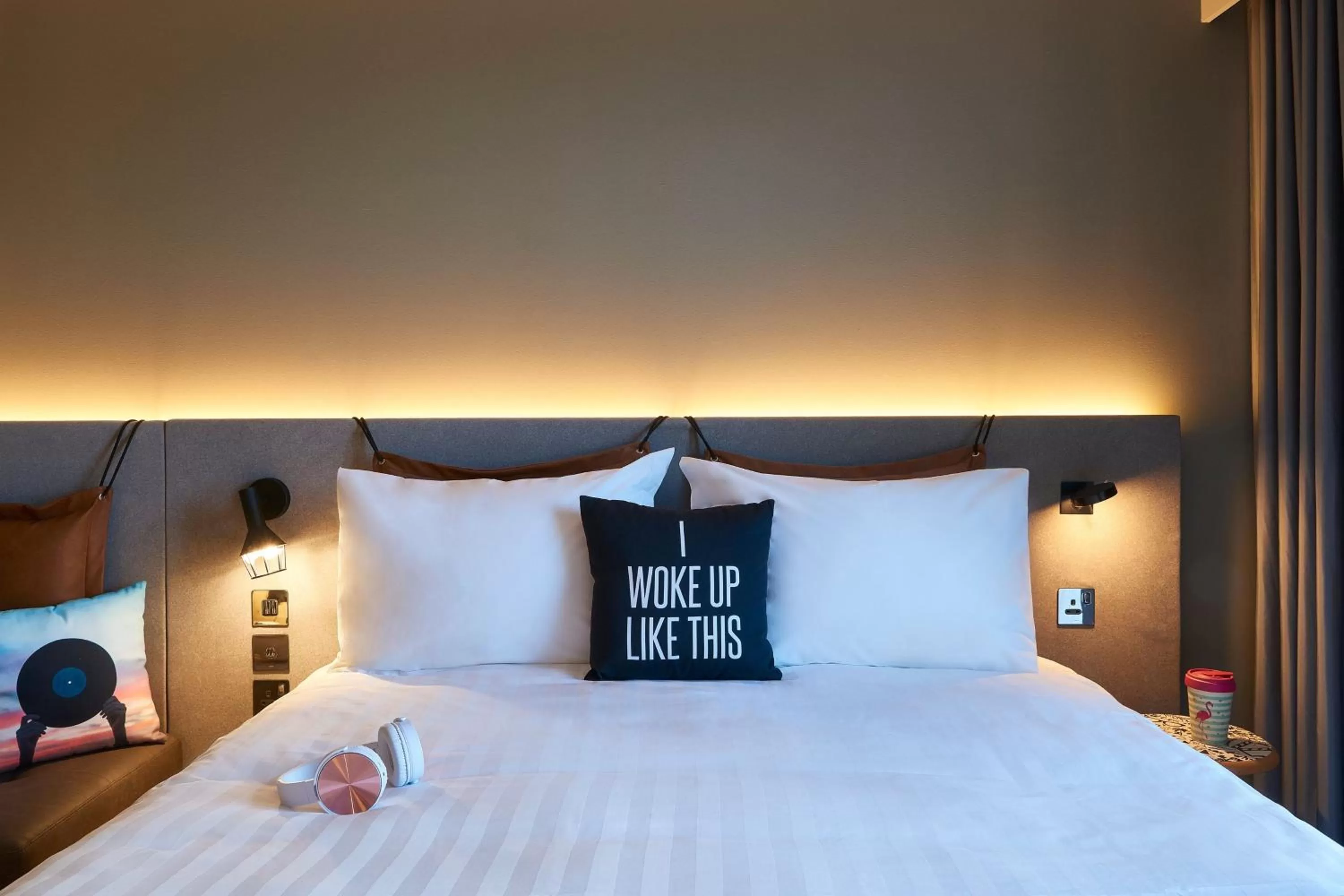 Photo of the whole room, Bed in Moxy Slough