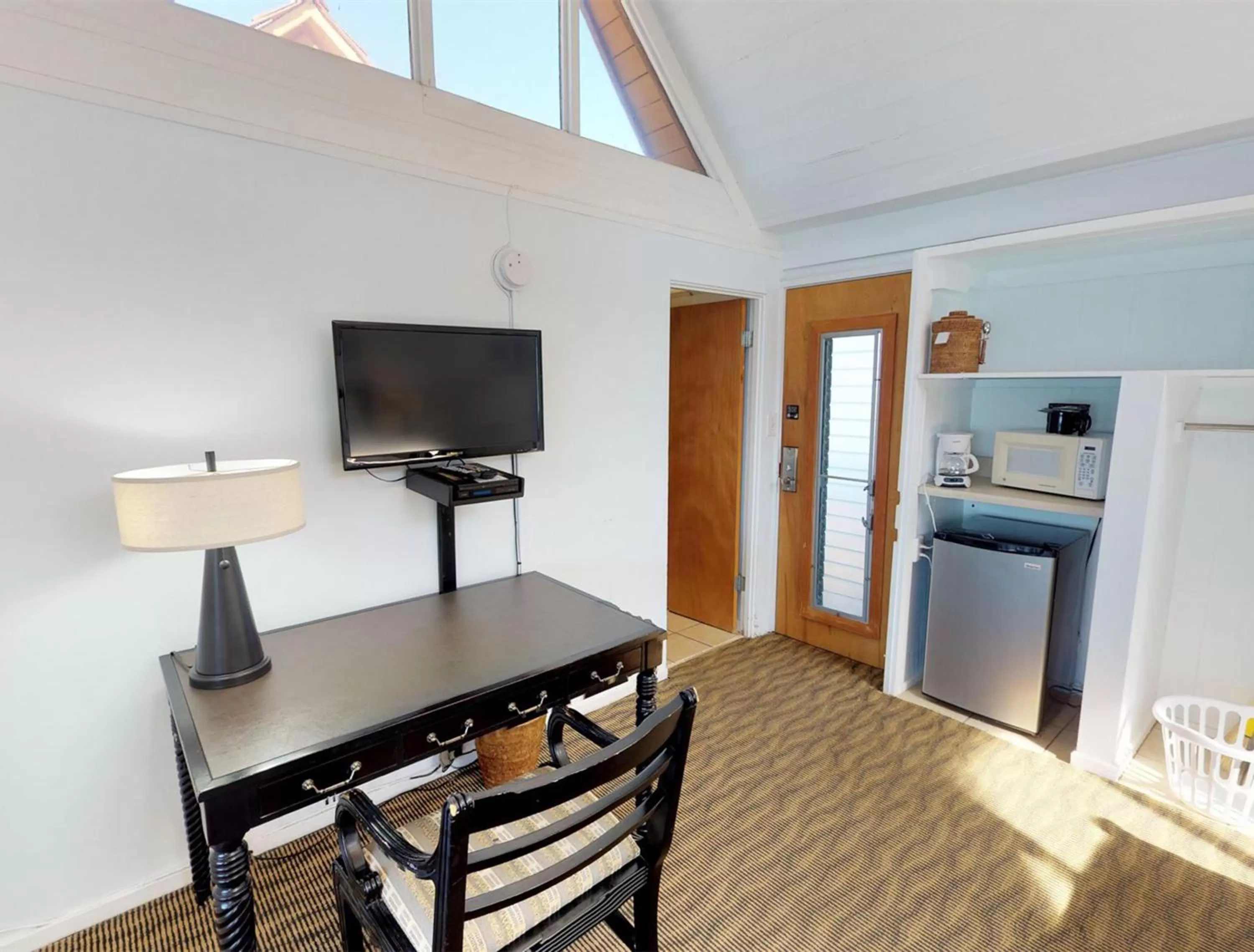 TV and multimedia in Hotel Moloka'i