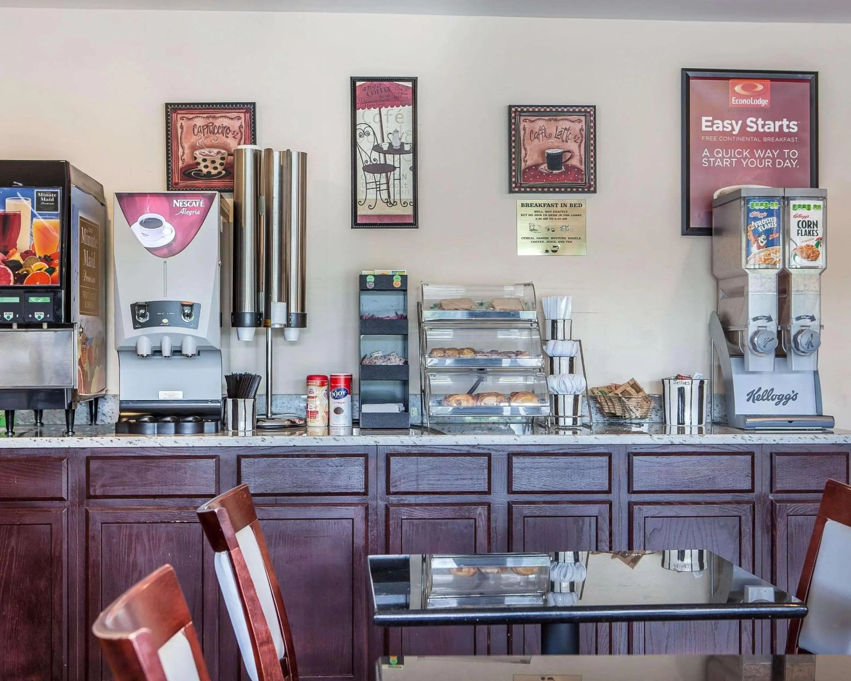 Restaurant/places to eat in Econo Lodge Newton