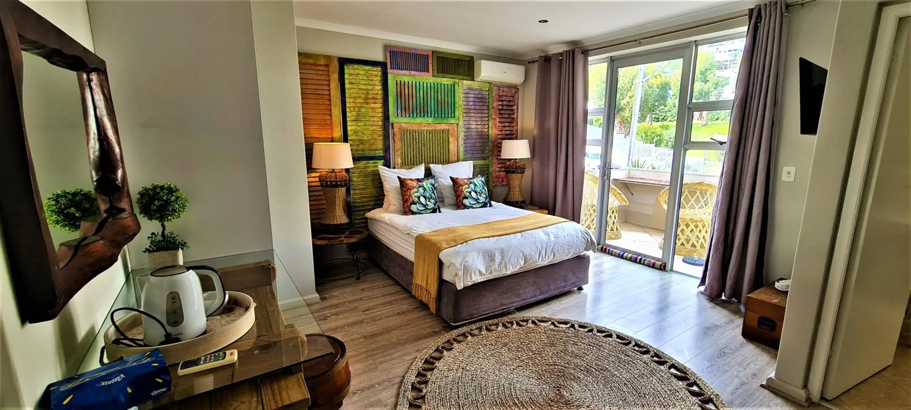 Standard Mountain View Suite in African Groove Camps Bay