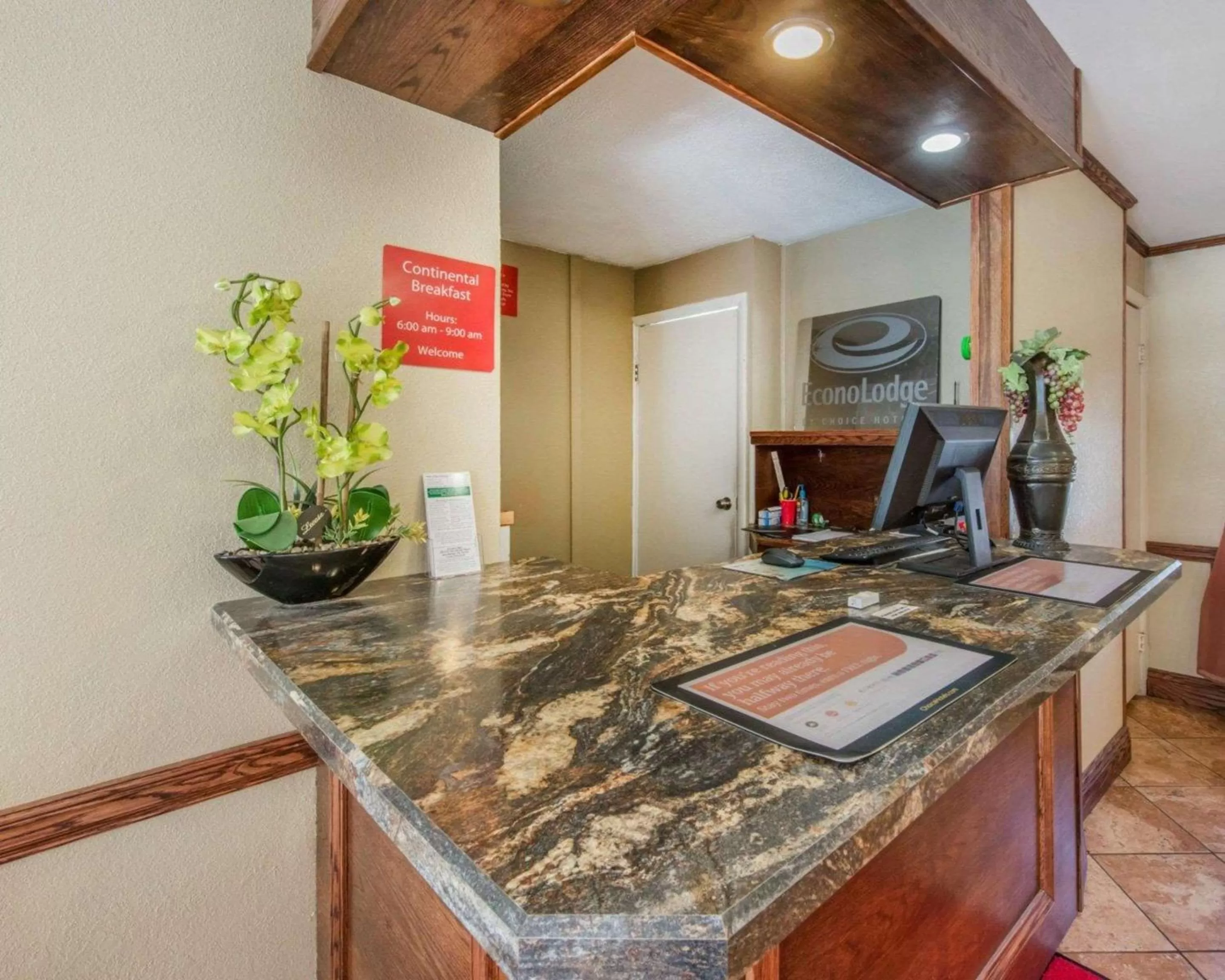 Lobby or reception in Econo Lodge Hermitage South