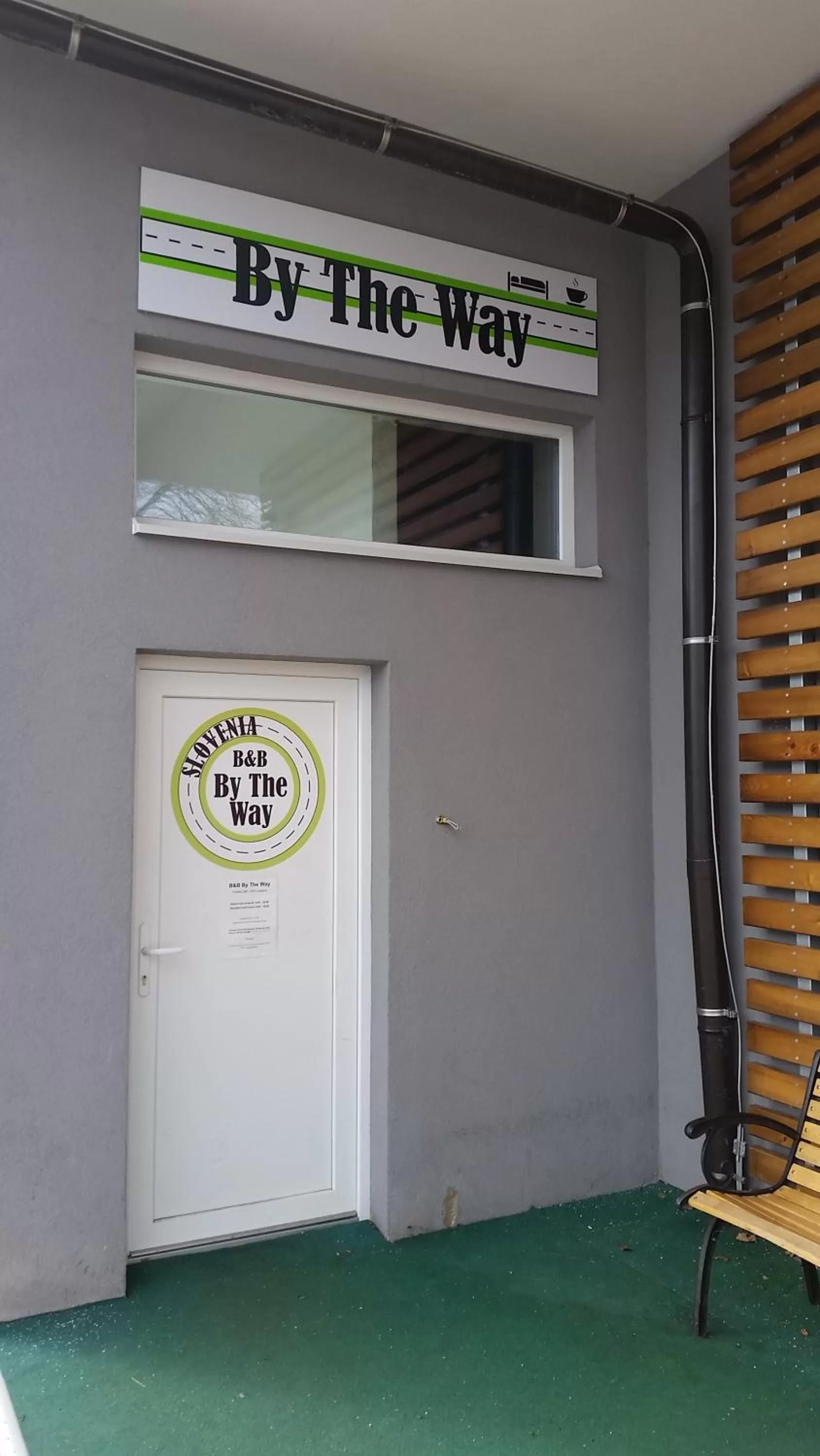 Facade/entrance in B&B By The Way