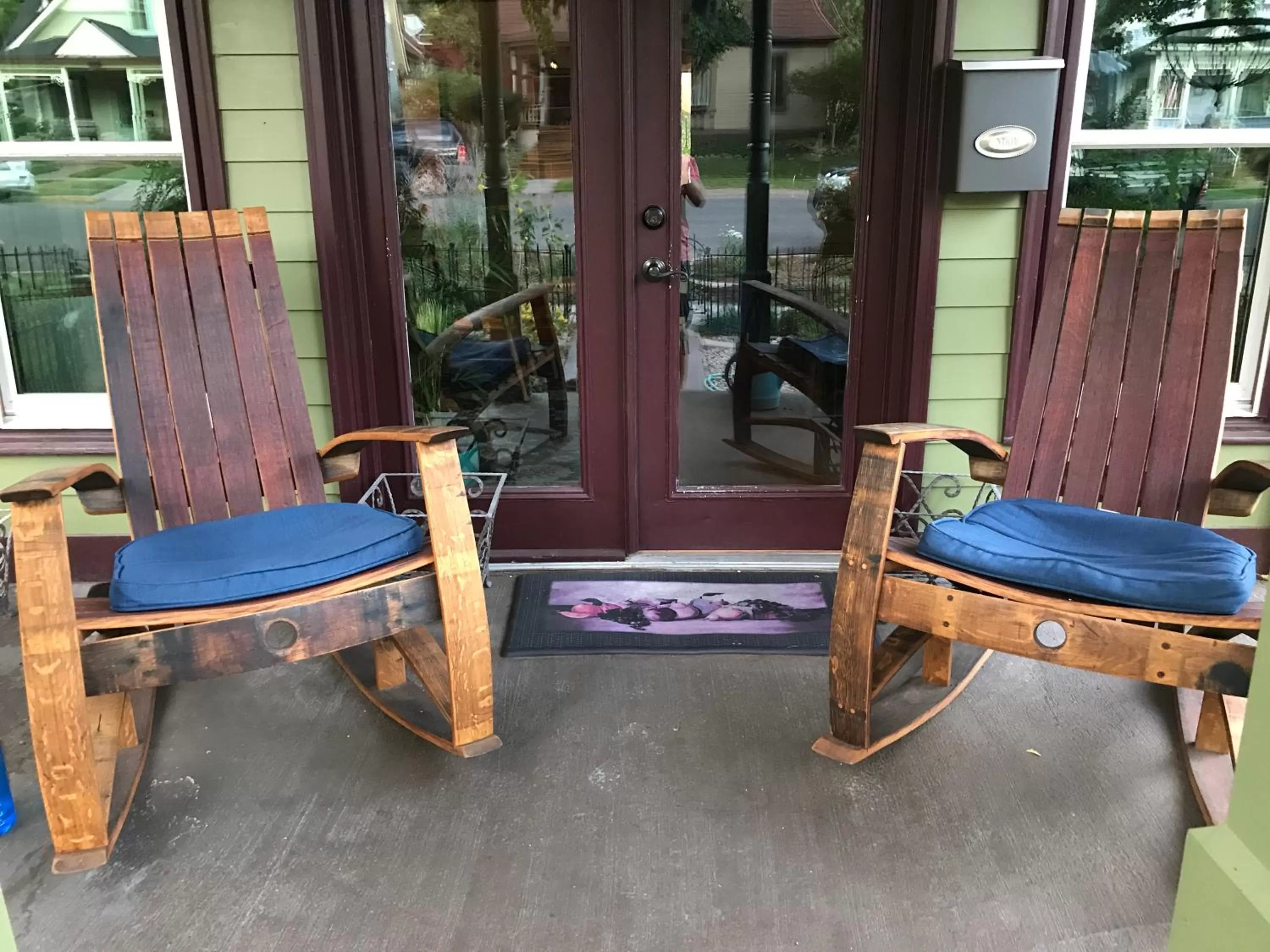 Patio in Downtown B&B with Jacuzzi
