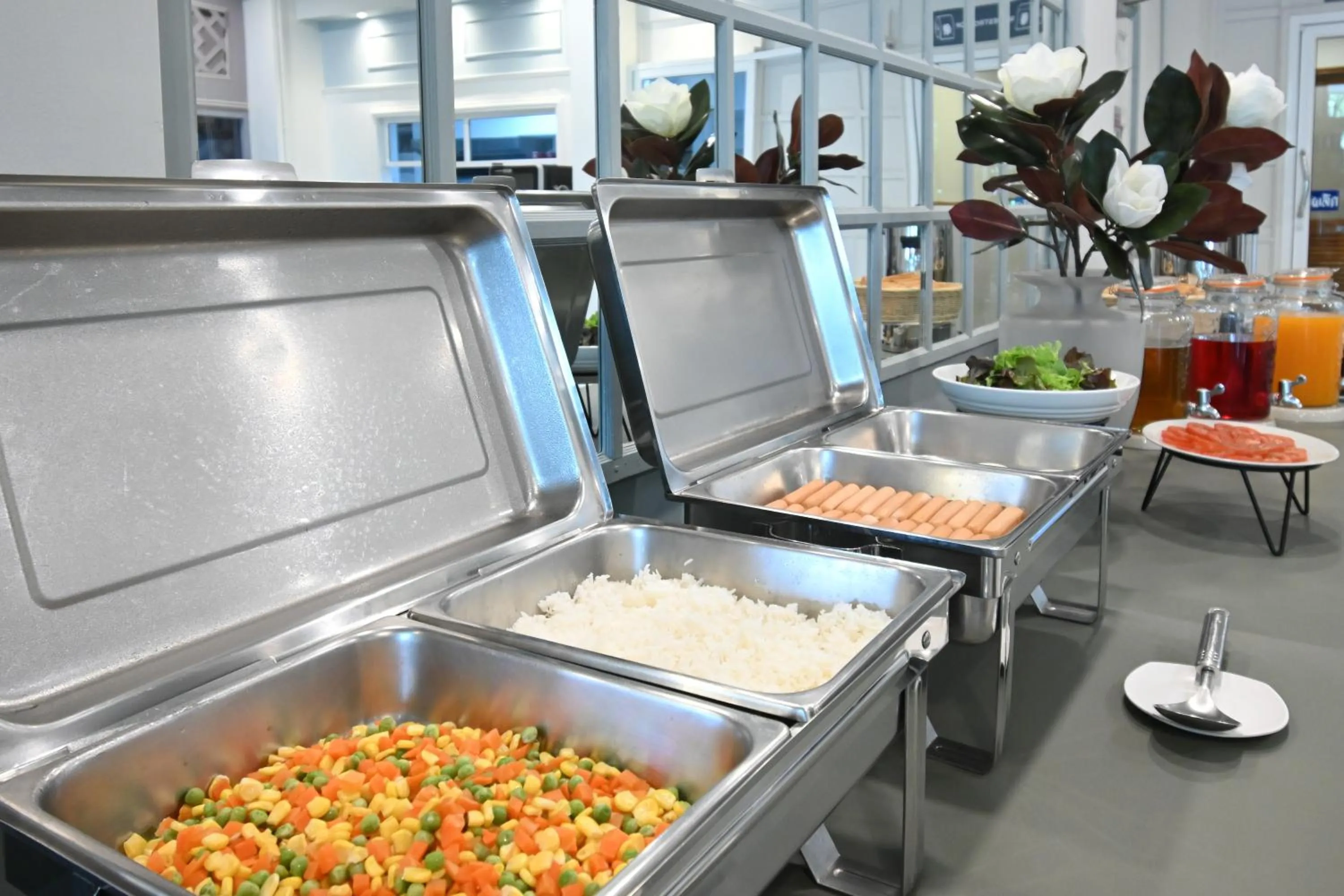 Breakfast in The Krungkasem Srikrung Hotel