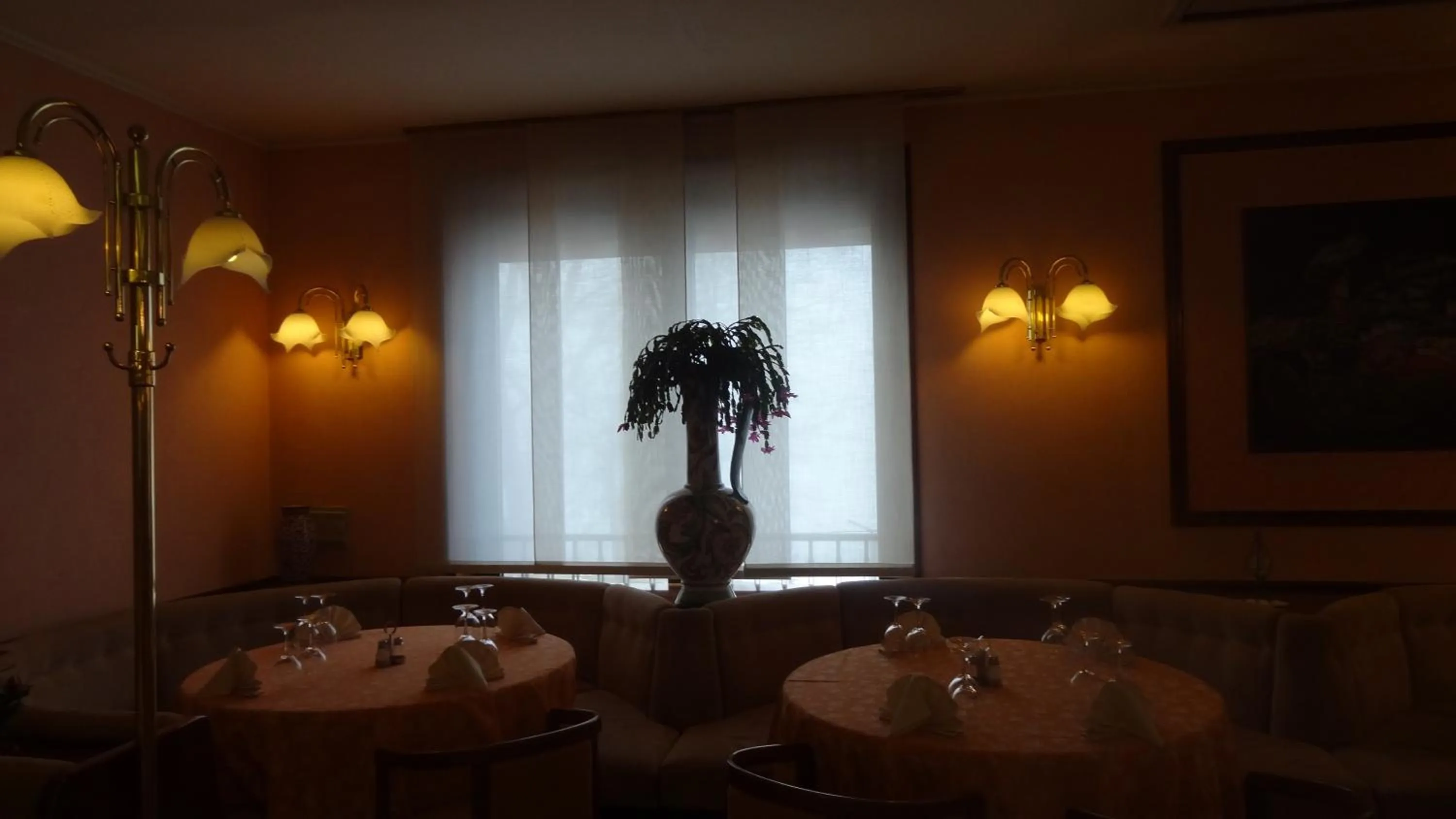 Restaurant/places to eat in Le Gronde