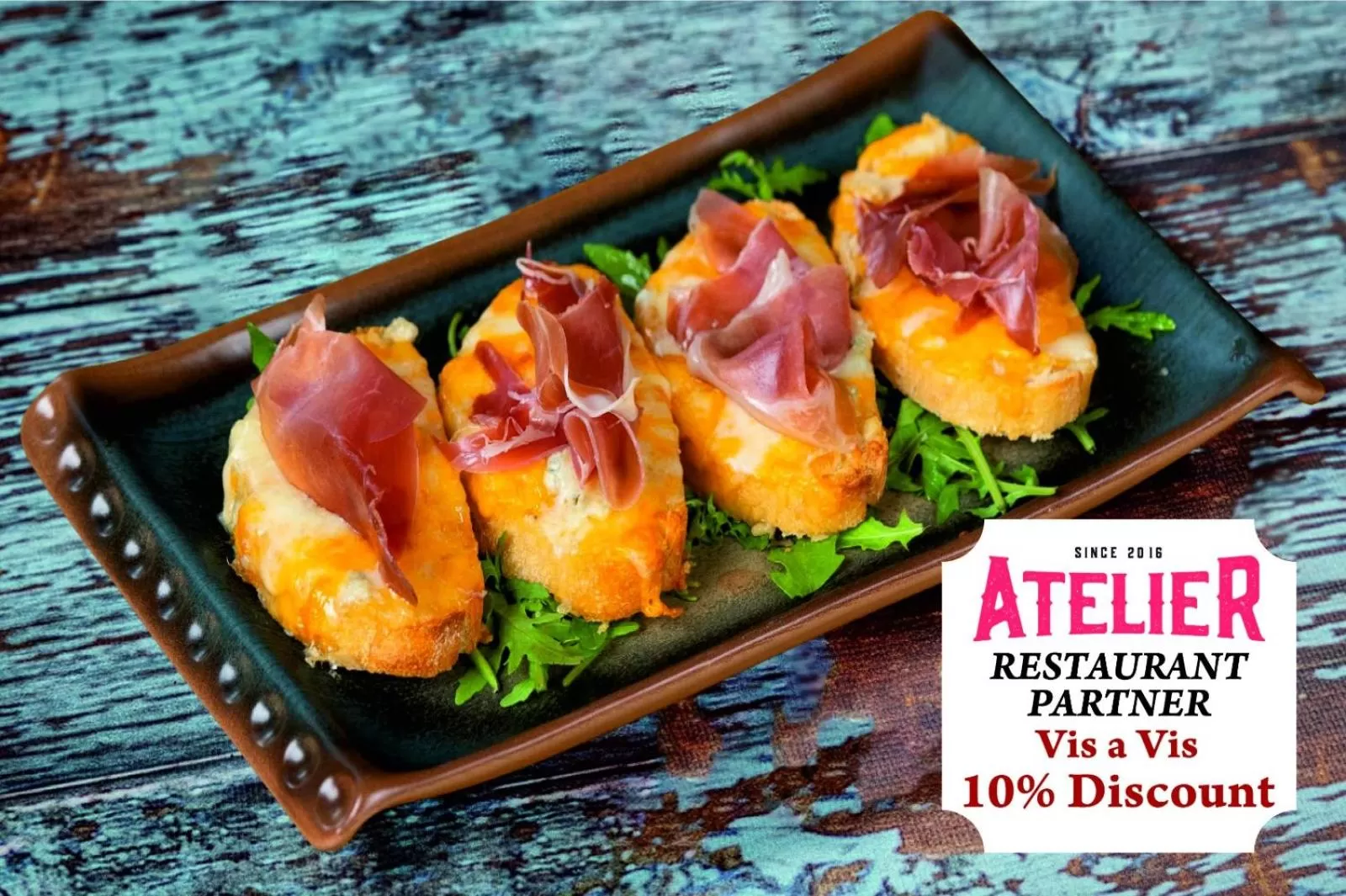 Restaurant/places to eat in La Strada Boutique Villa