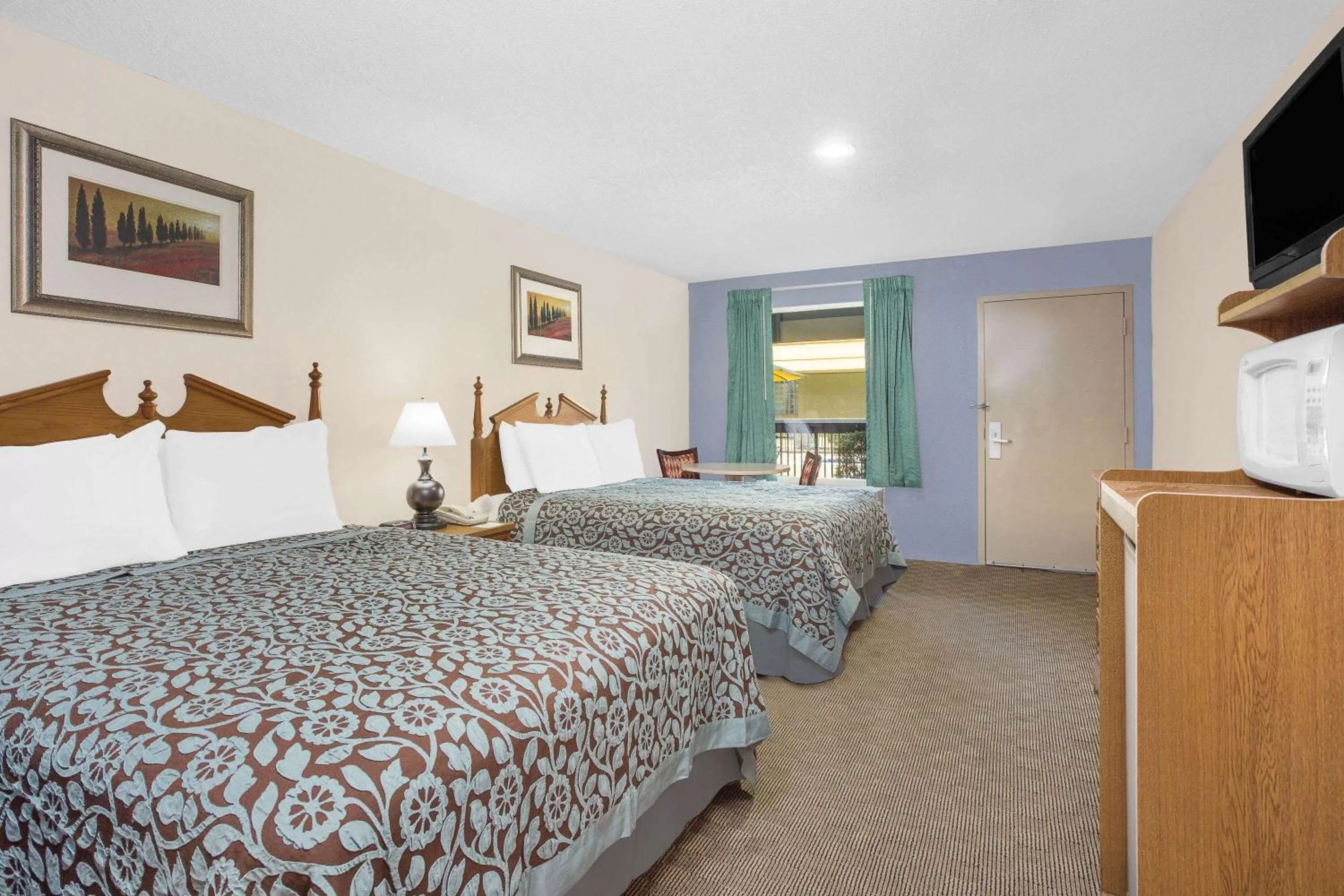 Photo of the whole room, Bed in Days Inn by Wyndham Attalla