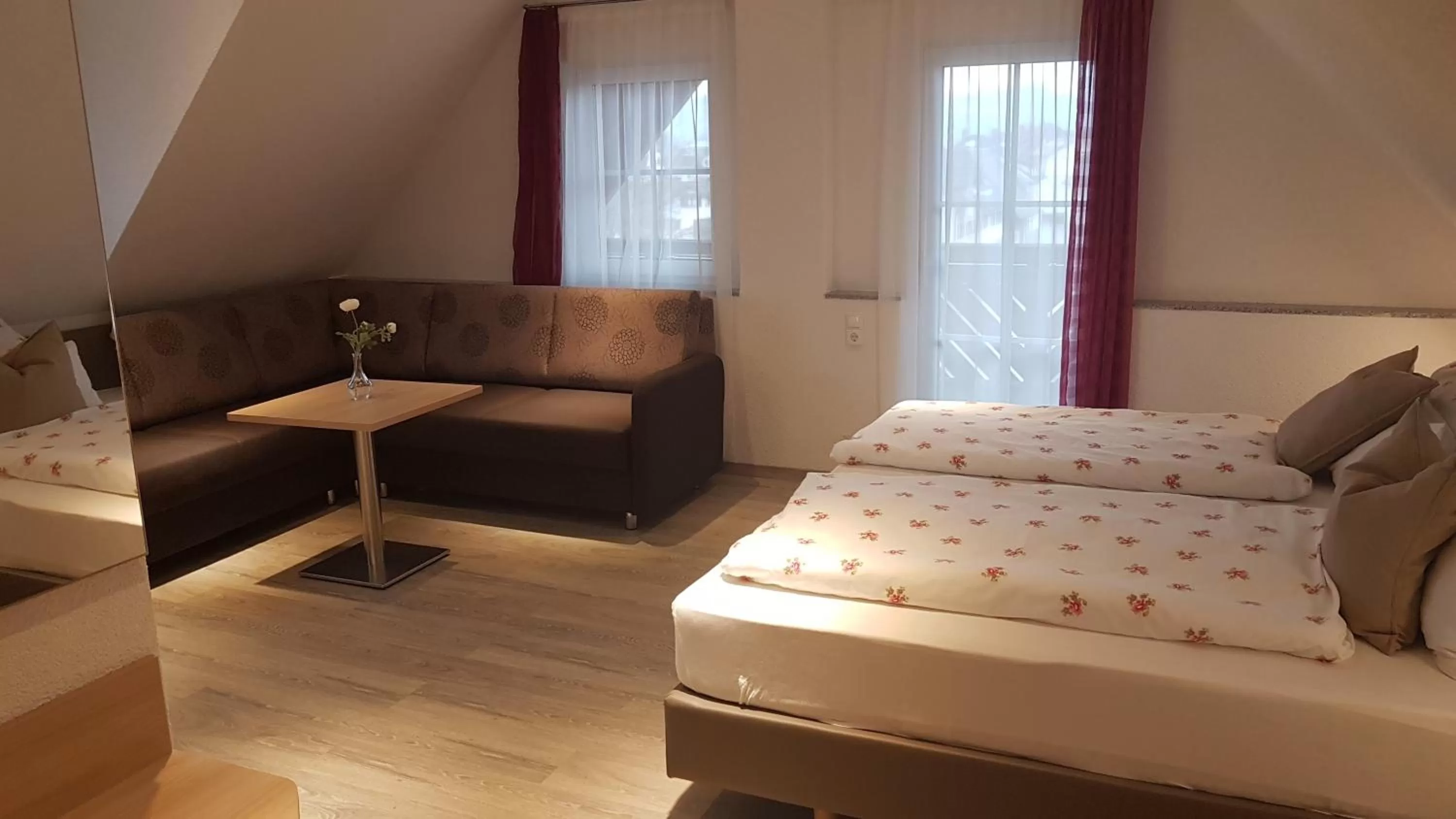 Suite with Balcony - single occupancy in Andi´s Steakhüsli & Hotel