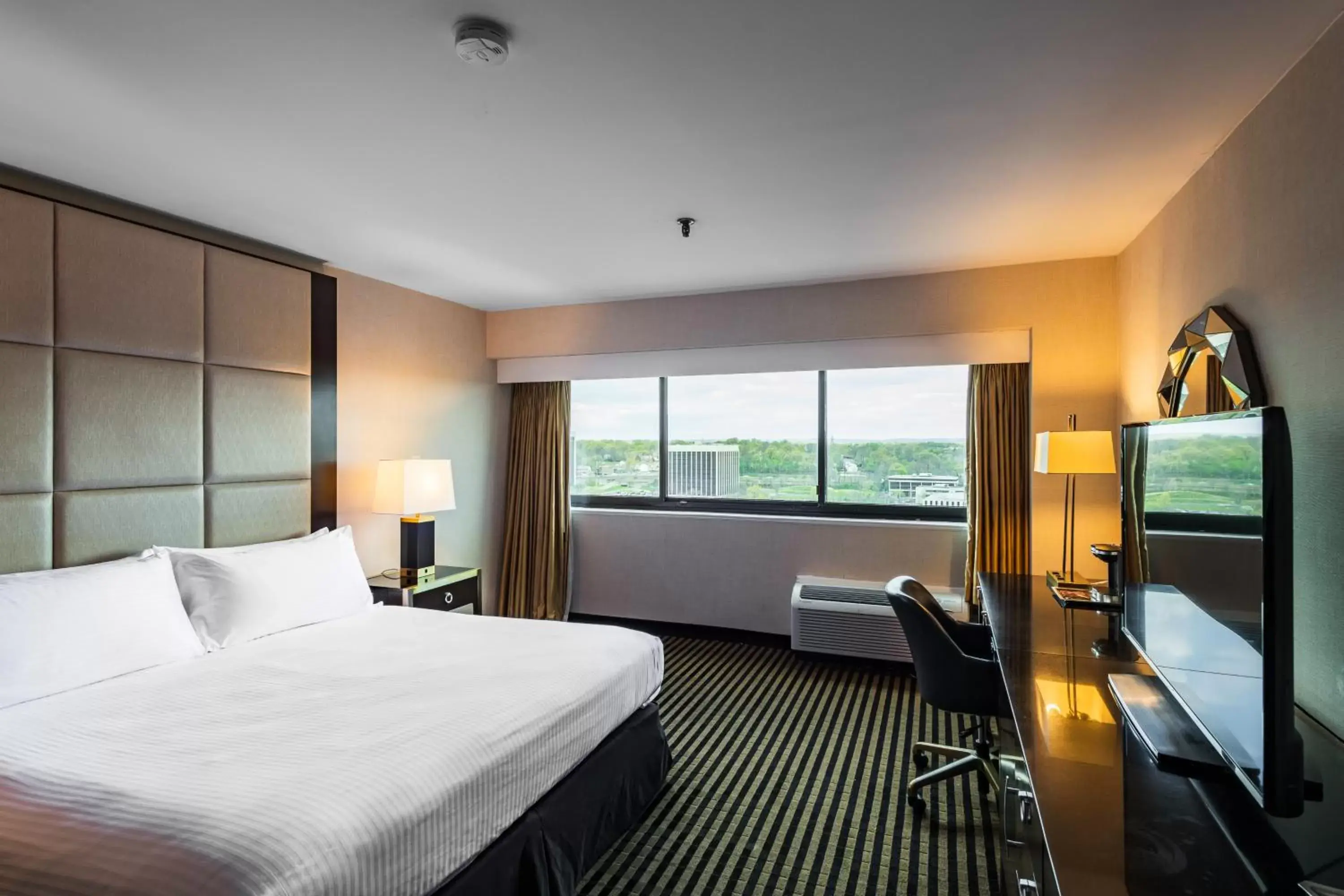 King Room - Disability Access/Non-Smoking in APA Hotel Woodbridge King Room - Disability Access/Non-Smoking in APA Hotel Woodbridge