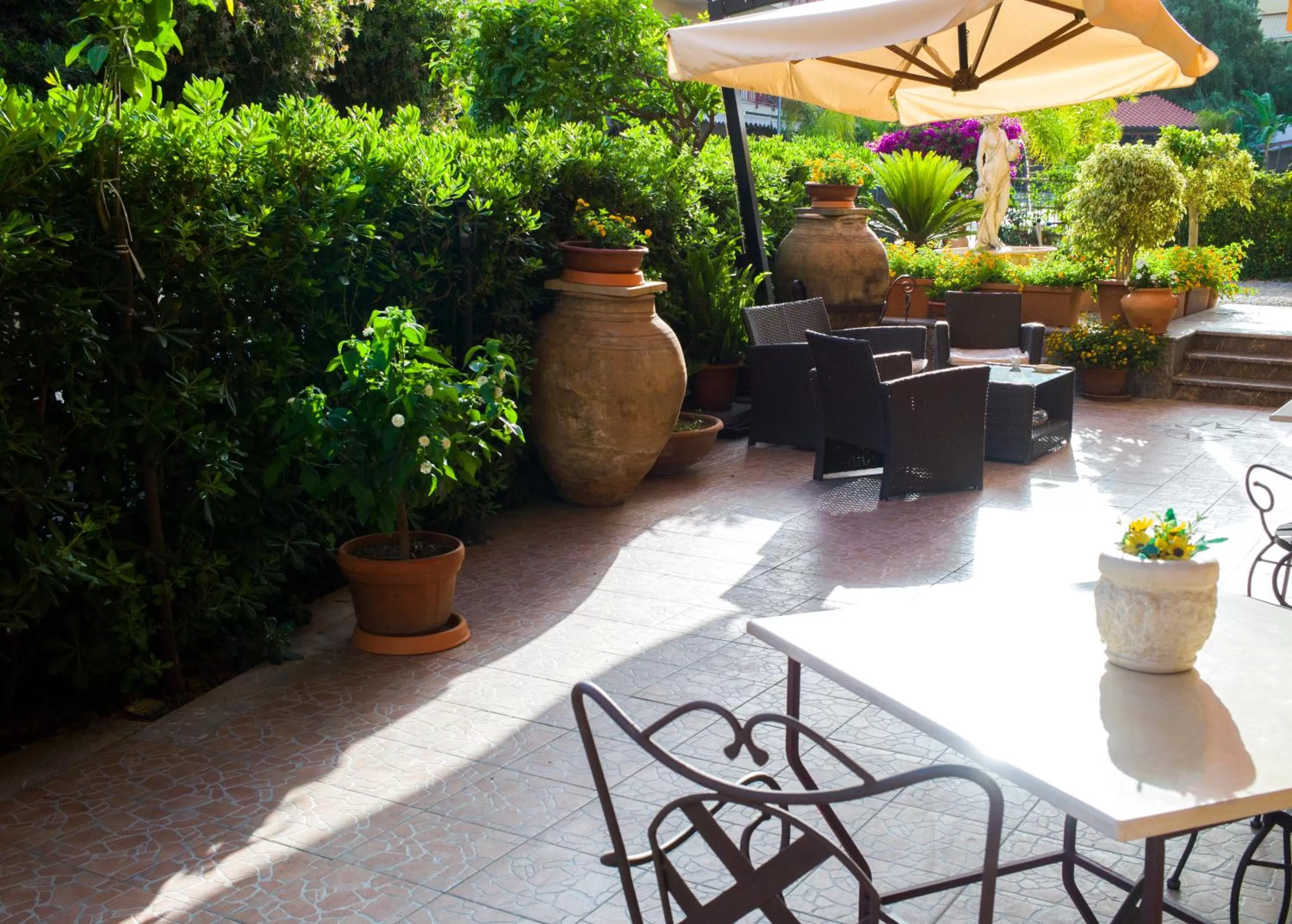 Patio in B&B MareAgrò