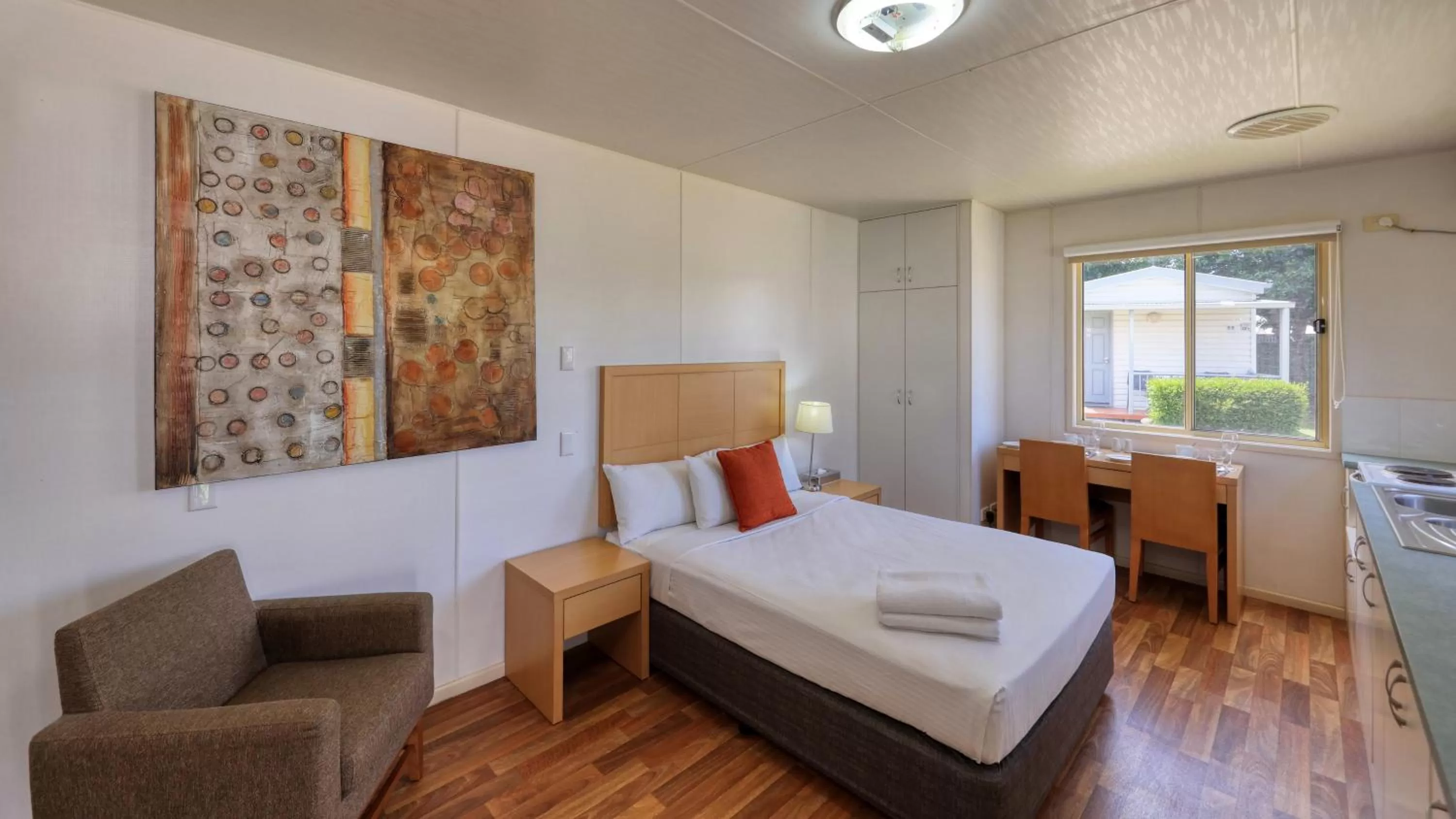 Bedroom, Bed in Chinchilla Motor Inn