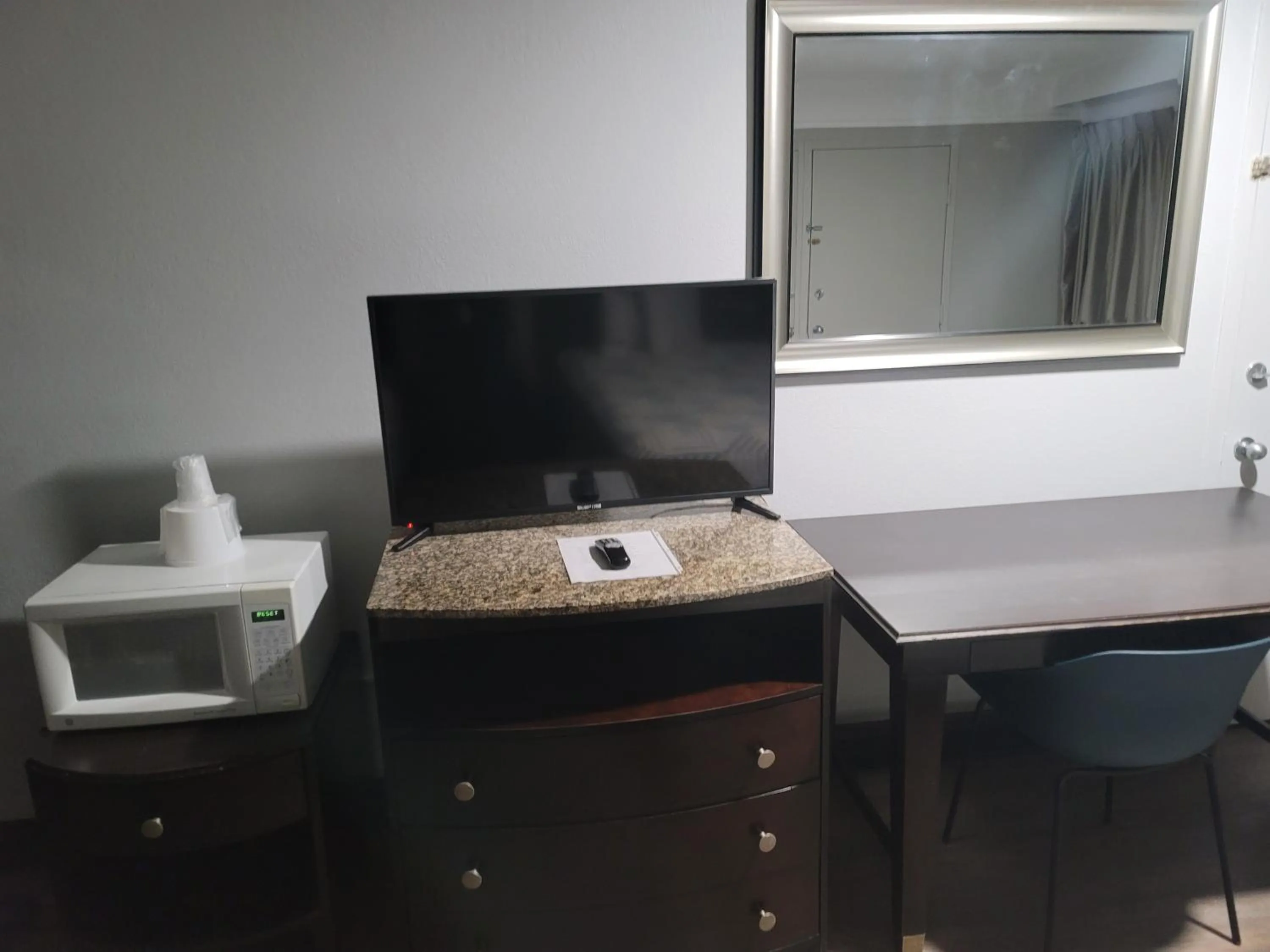 Shower in Studio 6 Suites Hinesville, GA