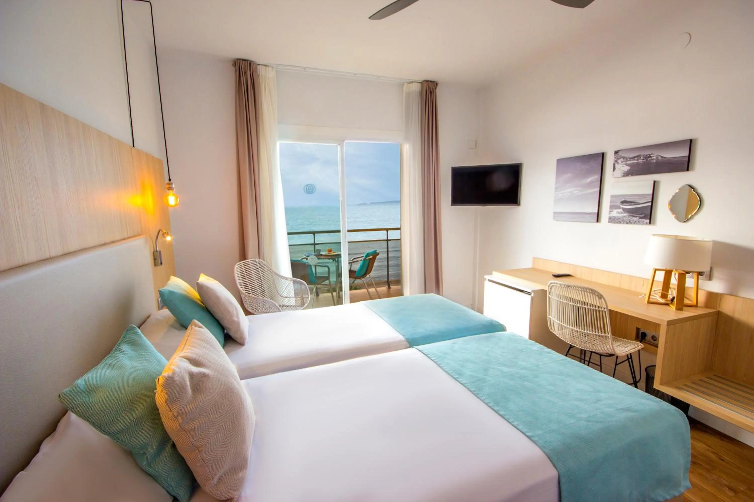 Bedroom, Bed in Hotel Monterrey Roses by Pierre & Vacances