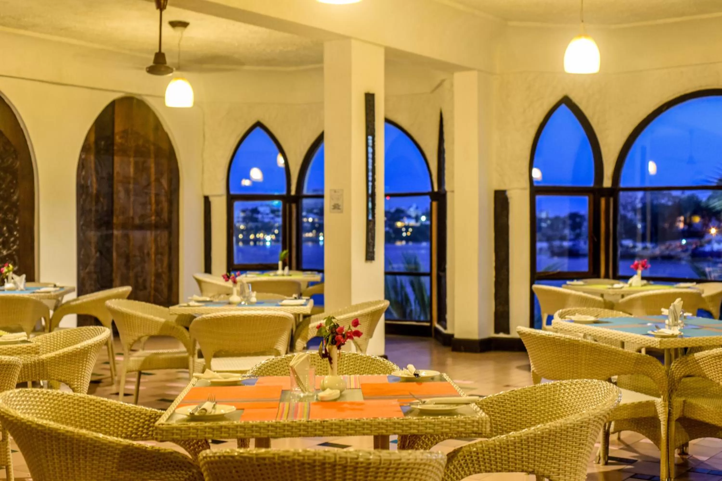 Restaurant/places to eat in CityBlue Creekside Hotel & Suites