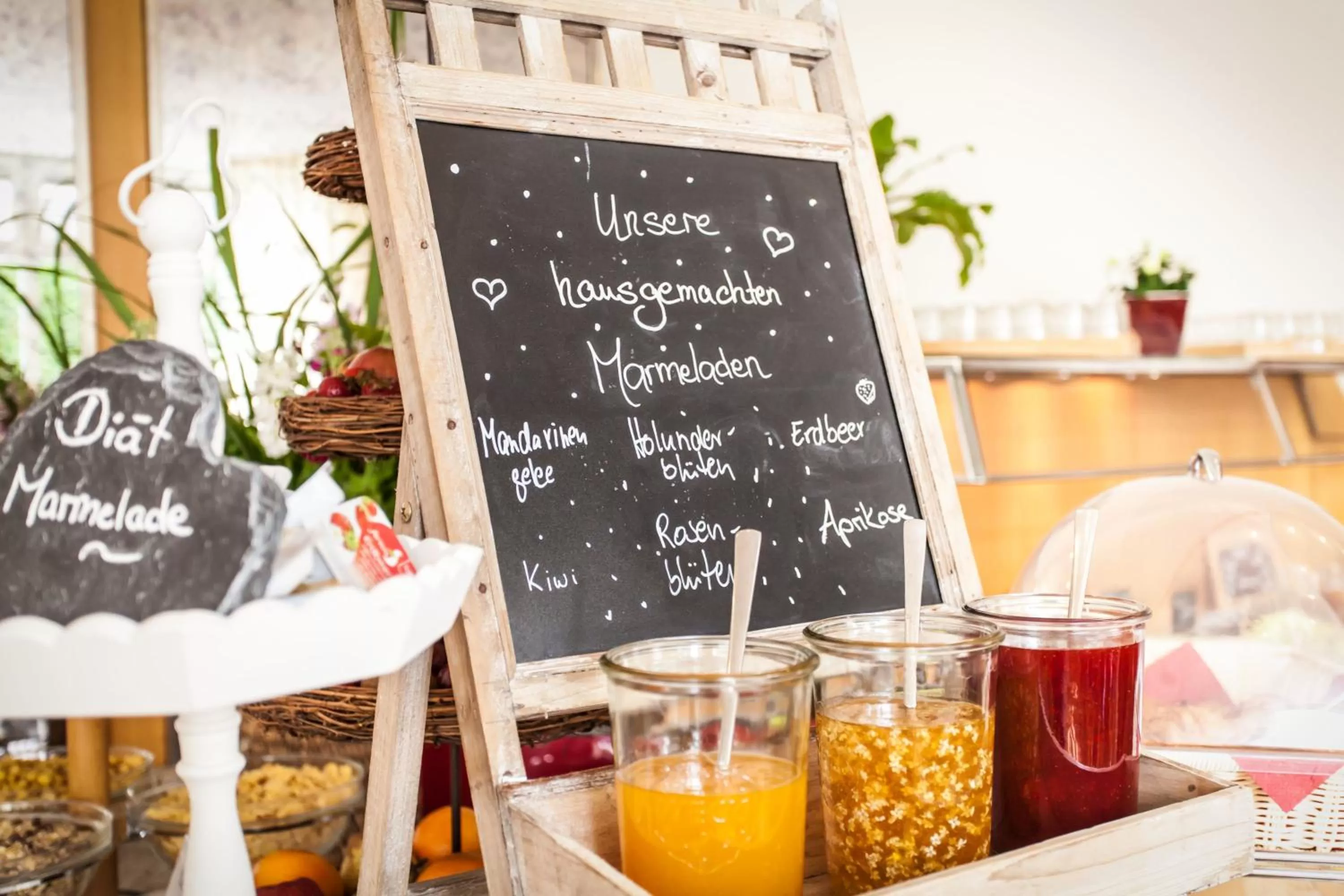 Buffet breakfast in Hotel Deutscher Hof