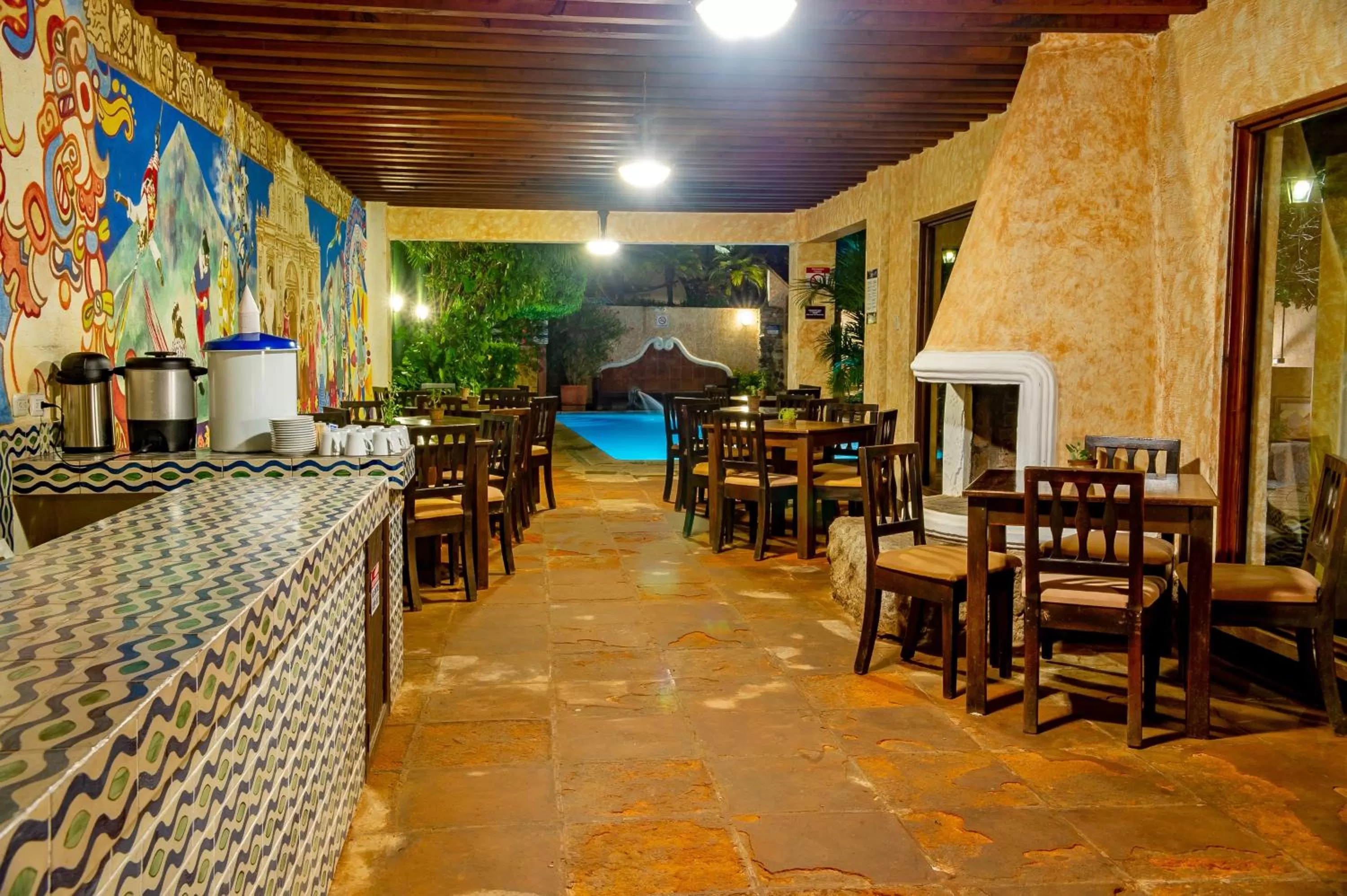 Restaurant/places to eat in Hotel Casa del Parque by AHS