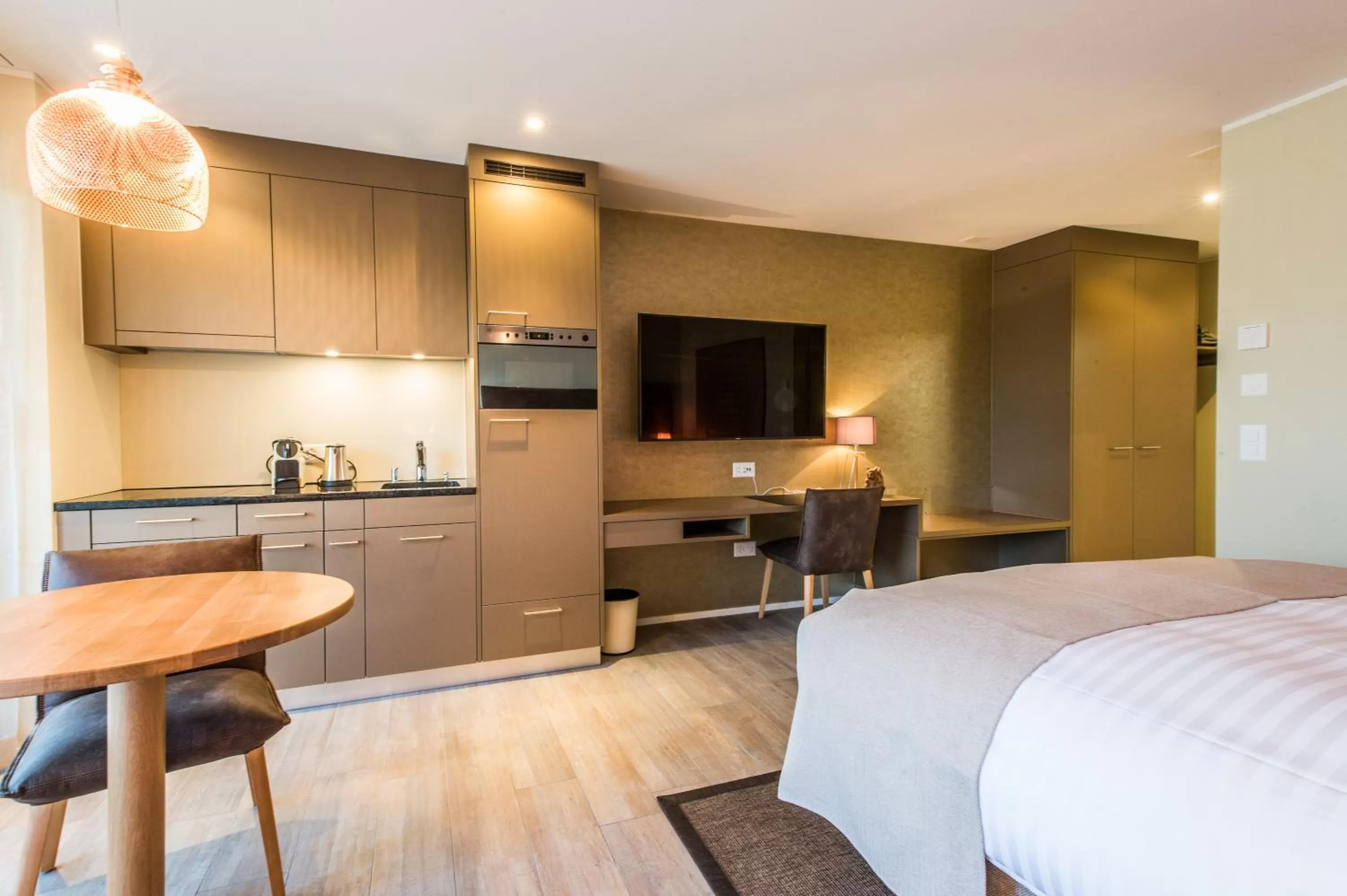 Photo of the whole room, Bed in Hotel My Way Zürich Wallisellen