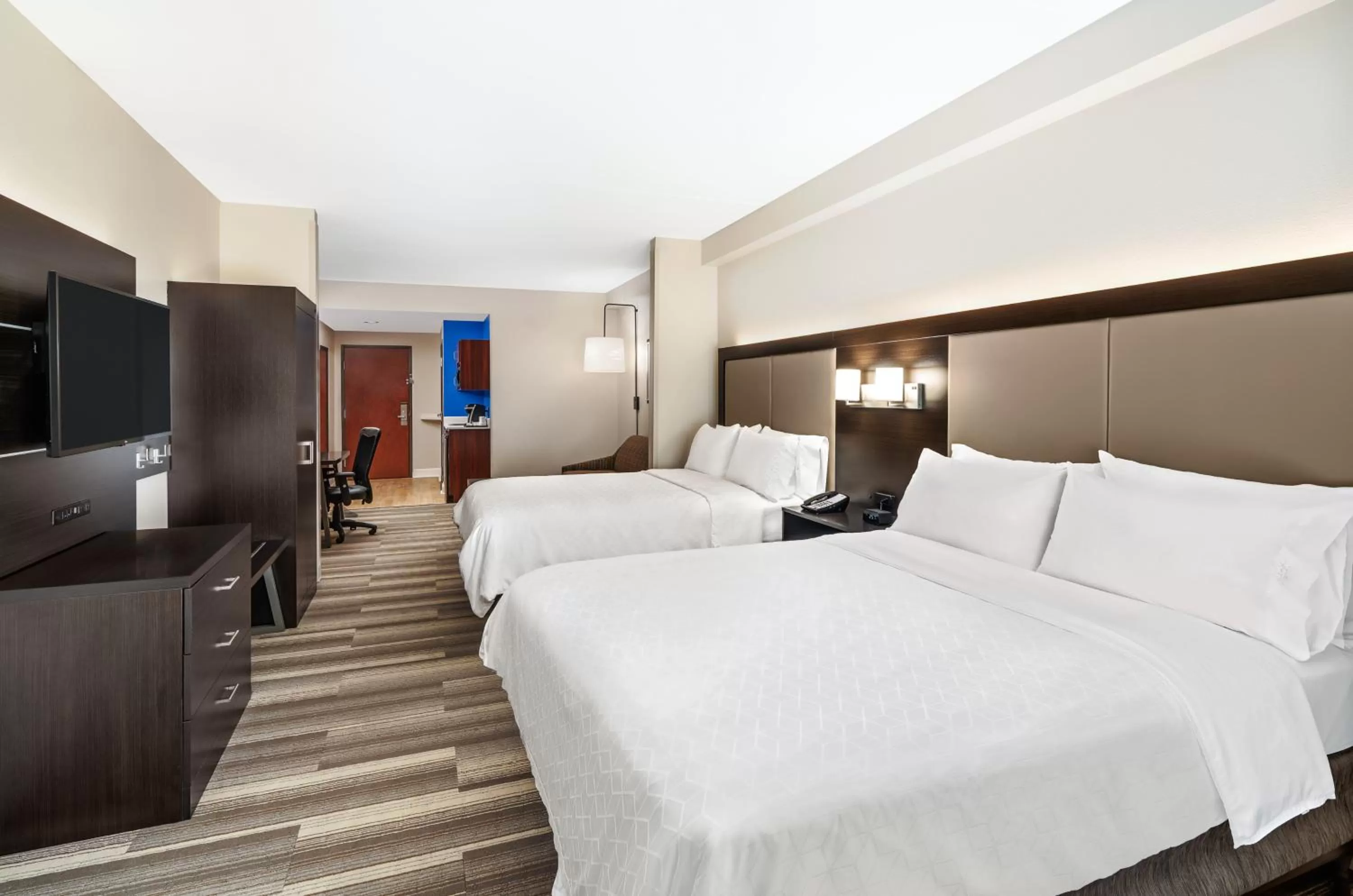 Bed in Holiday Inn Express & Suites Florence by IHG