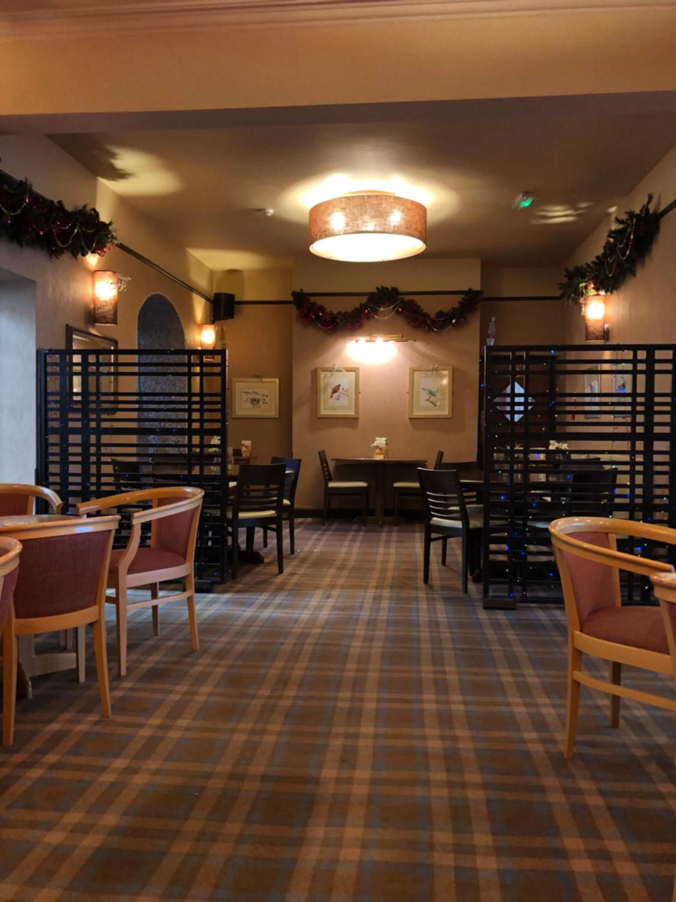 Restaurant/places to eat in Smiths Hotel