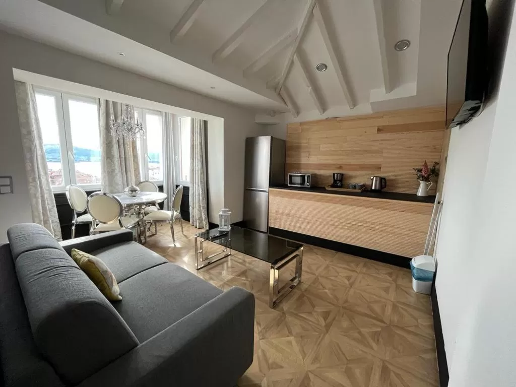 Seating Area in Hotel Royal Suite Santander