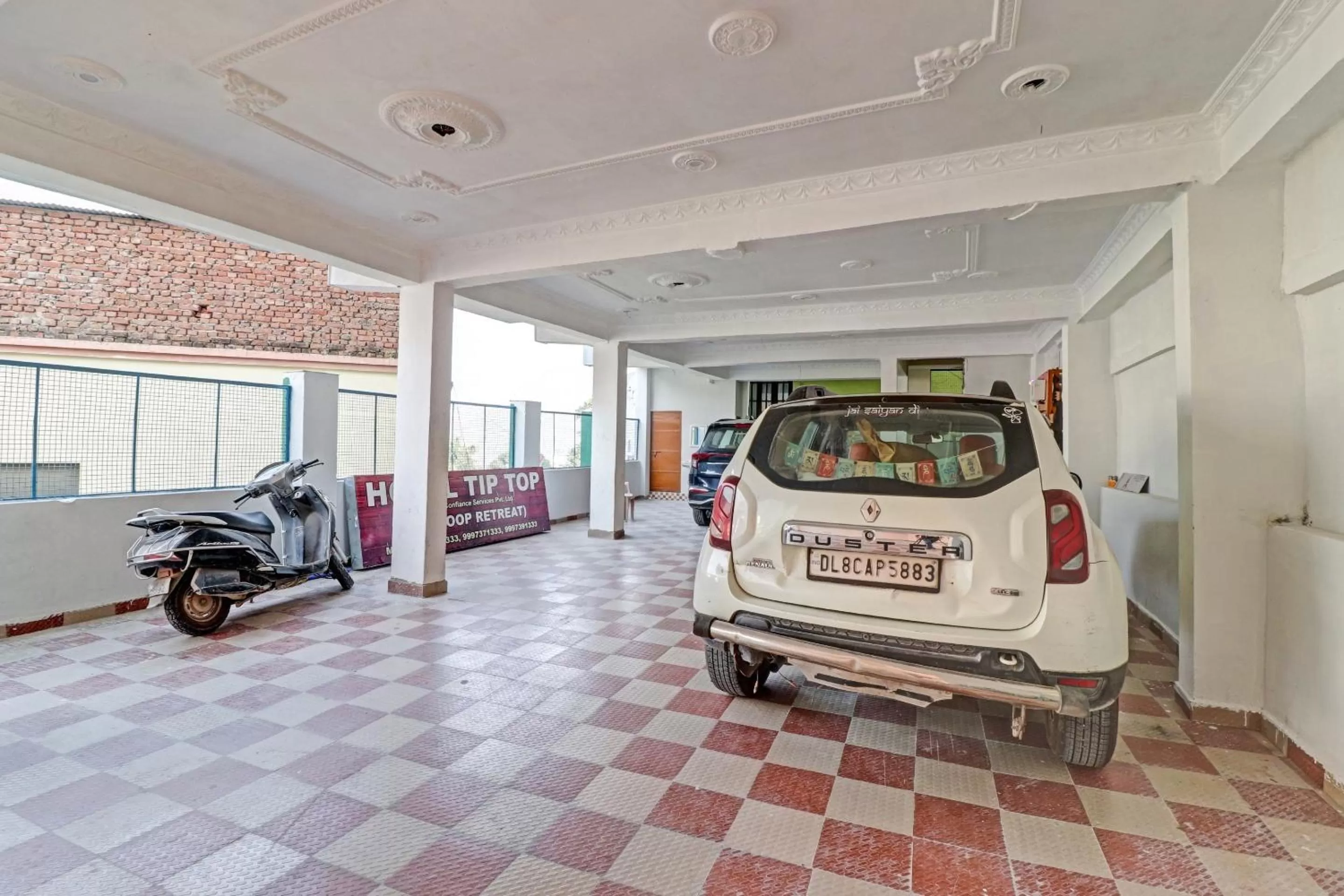 Lobby or reception in OYO Flagship Hotel Chandra palace