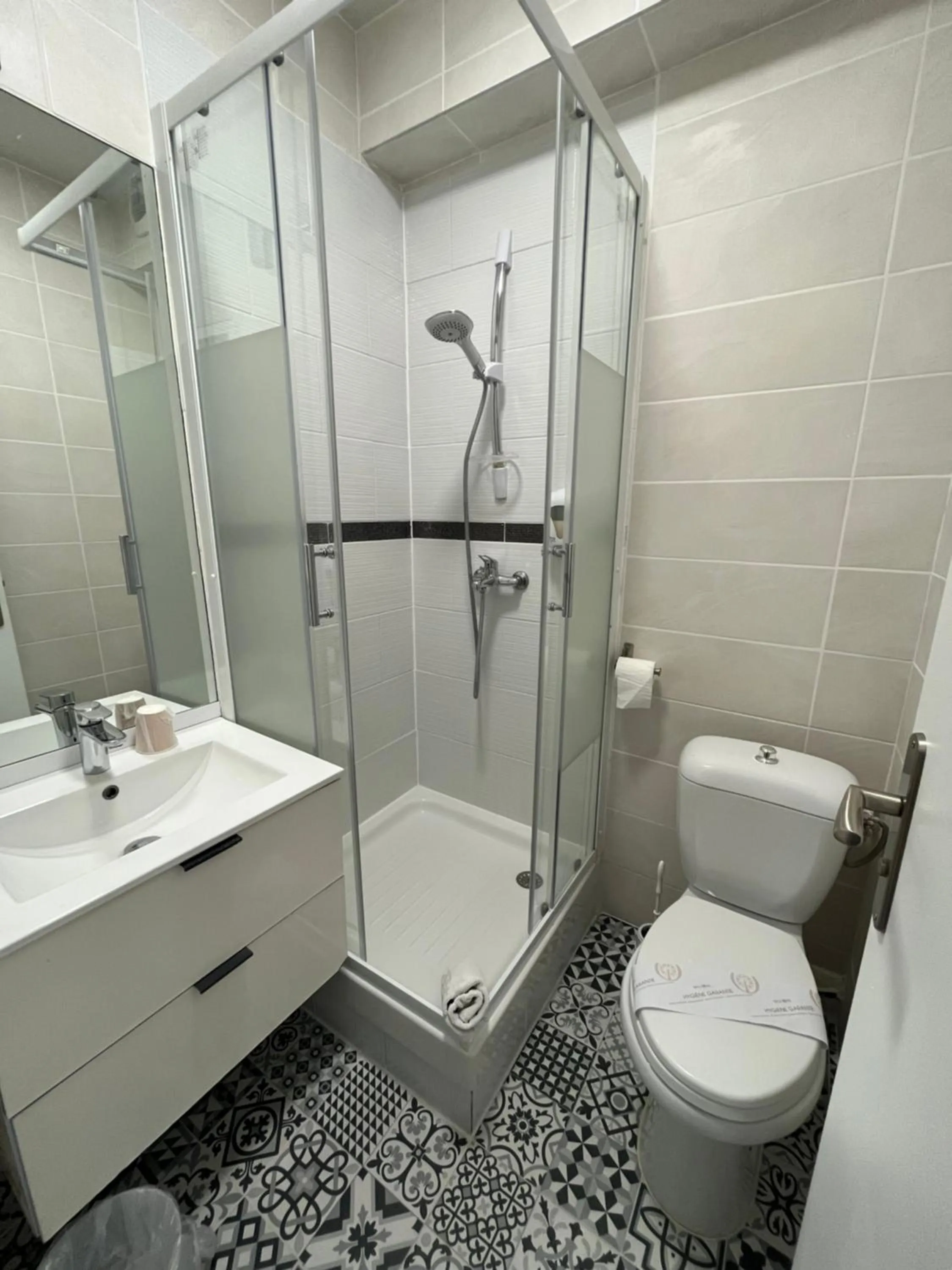 Bathroom in Hôtel Agena