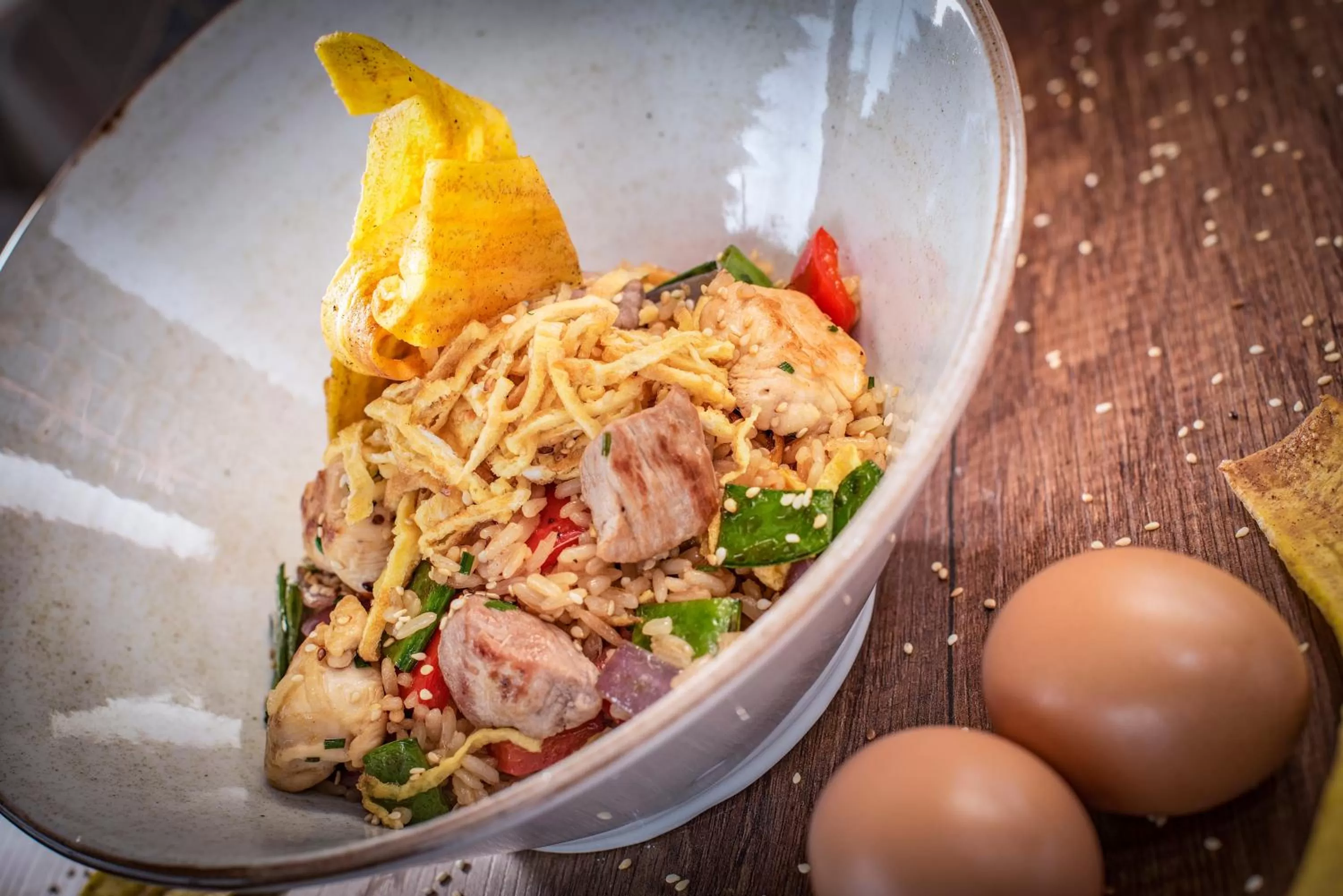 Restaurant/places to eat in Hotel Express 53