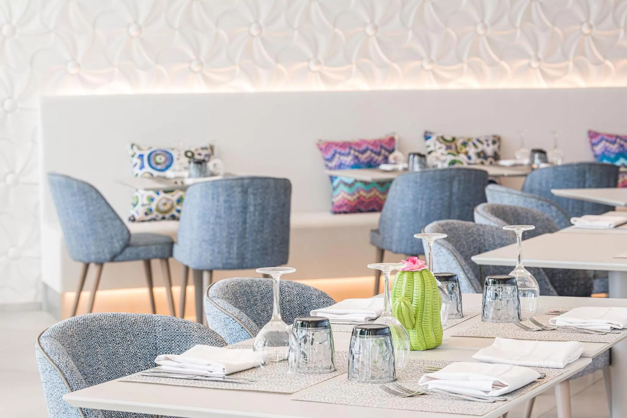 Restaurant/places to eat in Hotel Planamar by Escampa Hotels