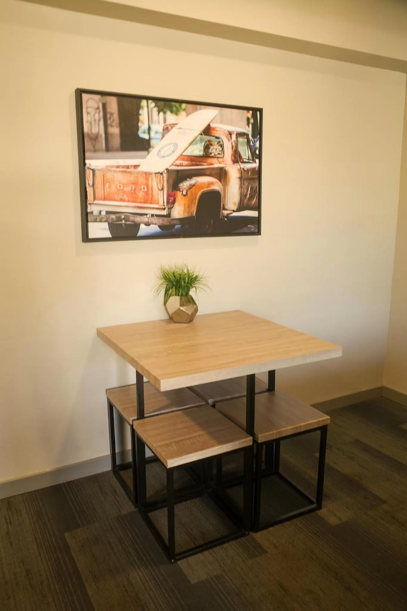 Americana Modern Hotel