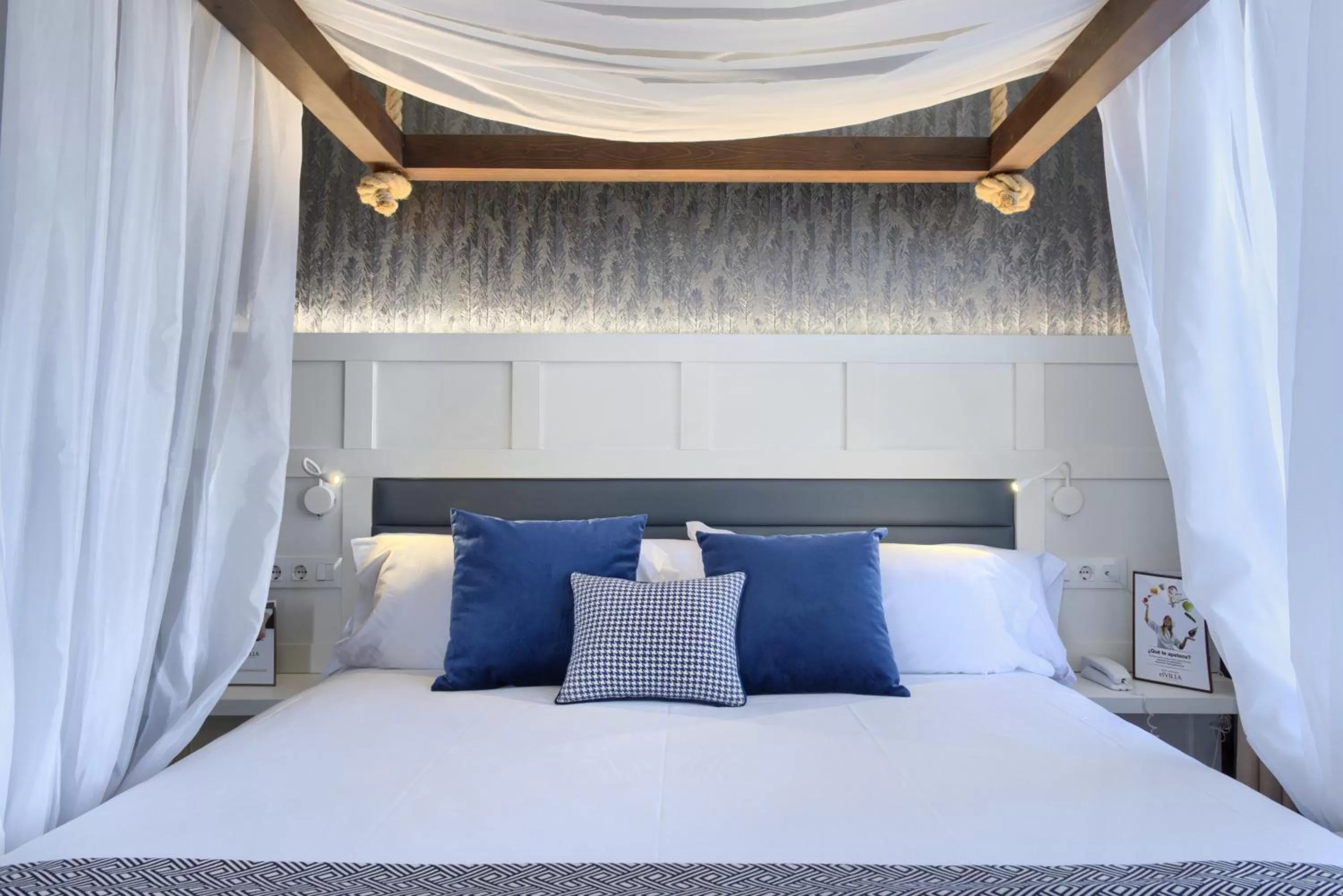 Bed in Hotel Luze El Villa