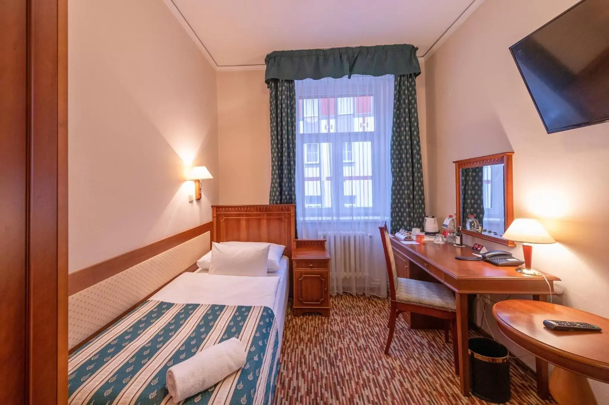 Single Room in Hotel Meteor Plaza Prague Single Room in Hotel Meteor Plaza Prague