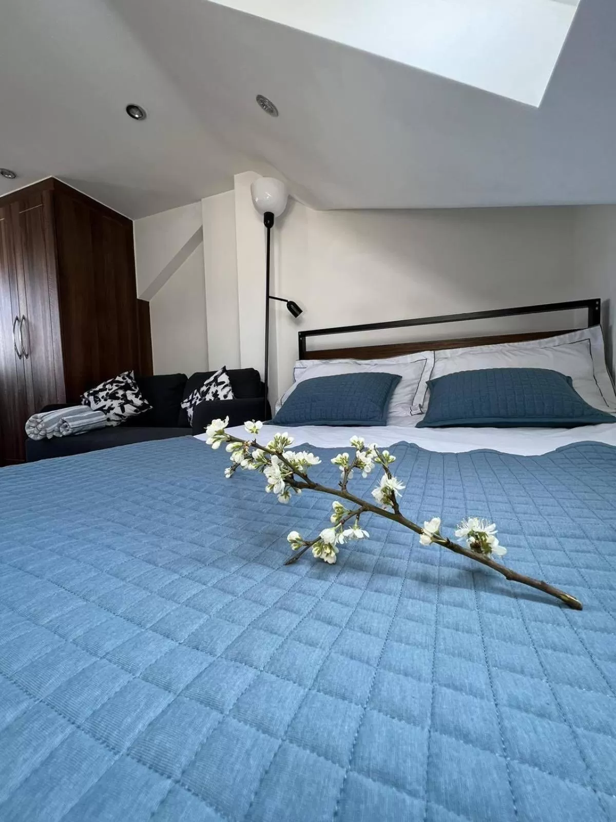 Bedroom, Bed in 4 Wharncliffe Drive