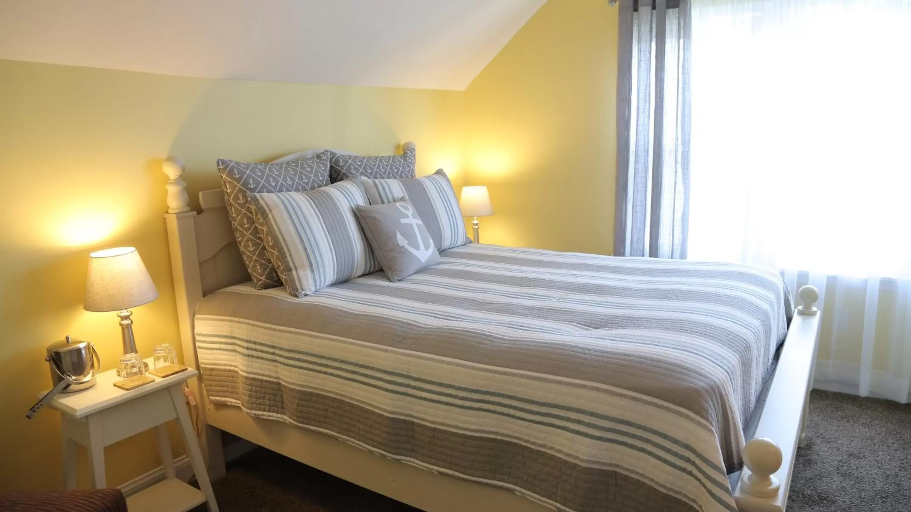 Deluxe Double Room - single occupancy in Savannah Inn Deluxe Double Room - single occupancy in Savannah Inn