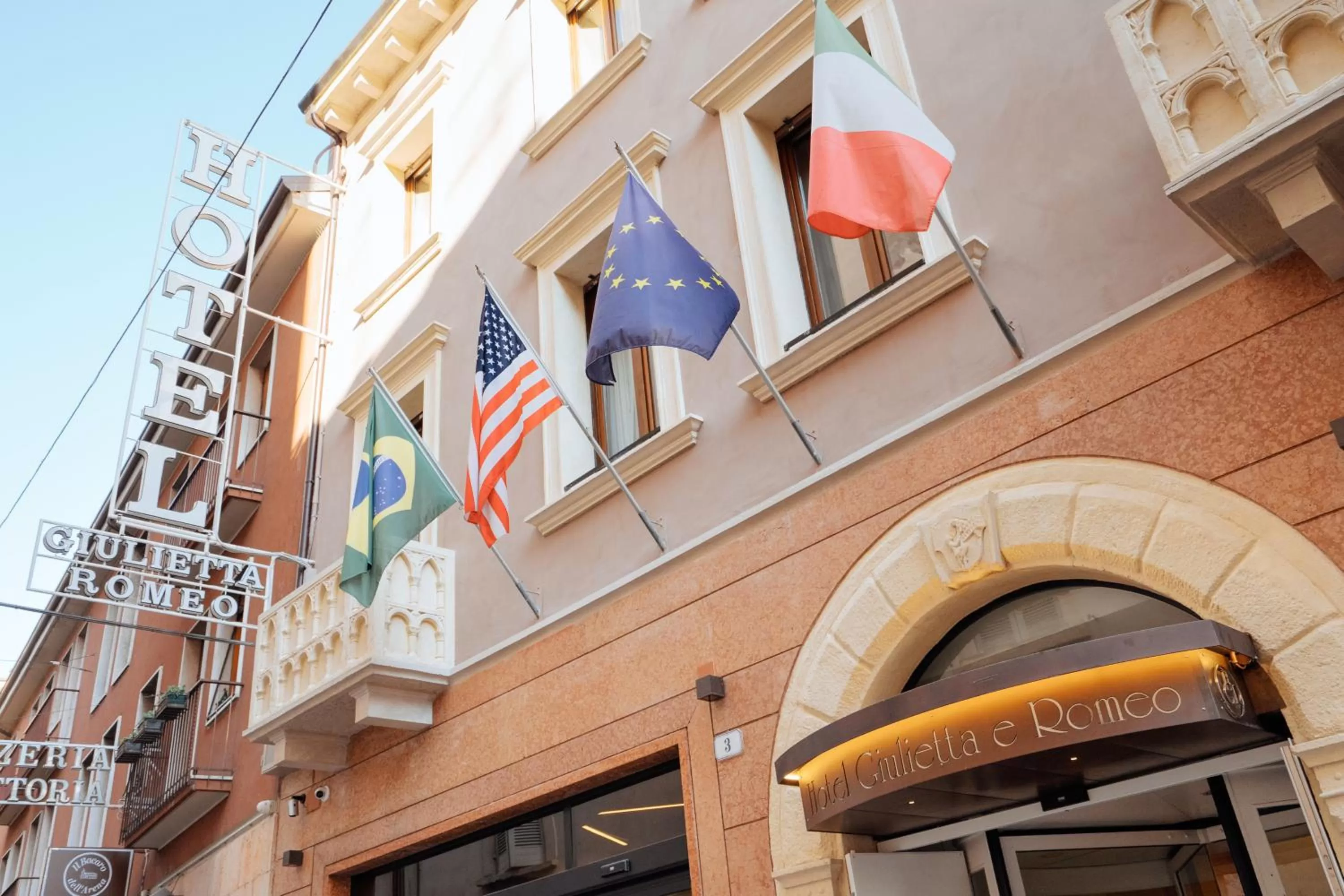 Property building in Hotel Giulietta e Romeo ***S