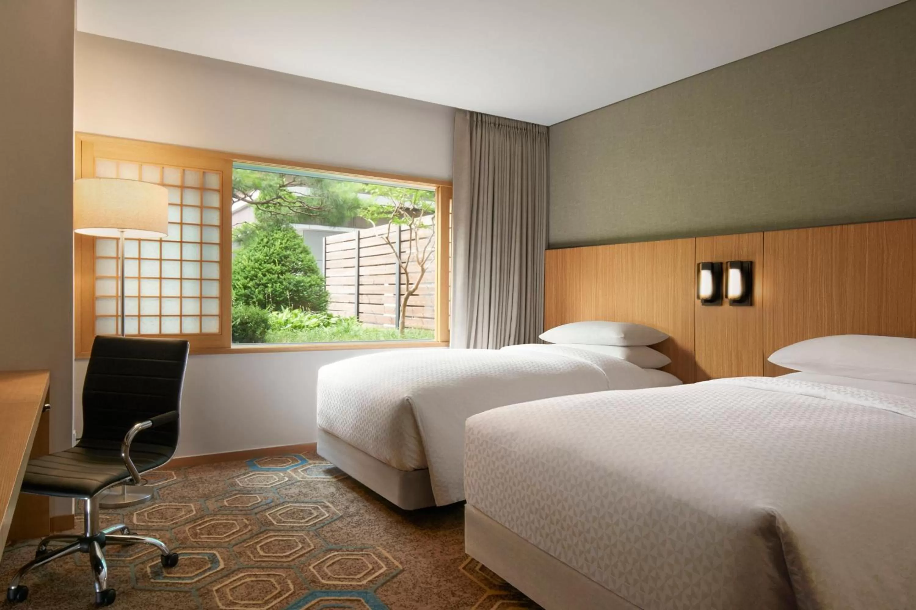 Photo of the whole room, Bed in Four Points by Sheraton Seoul, Guro