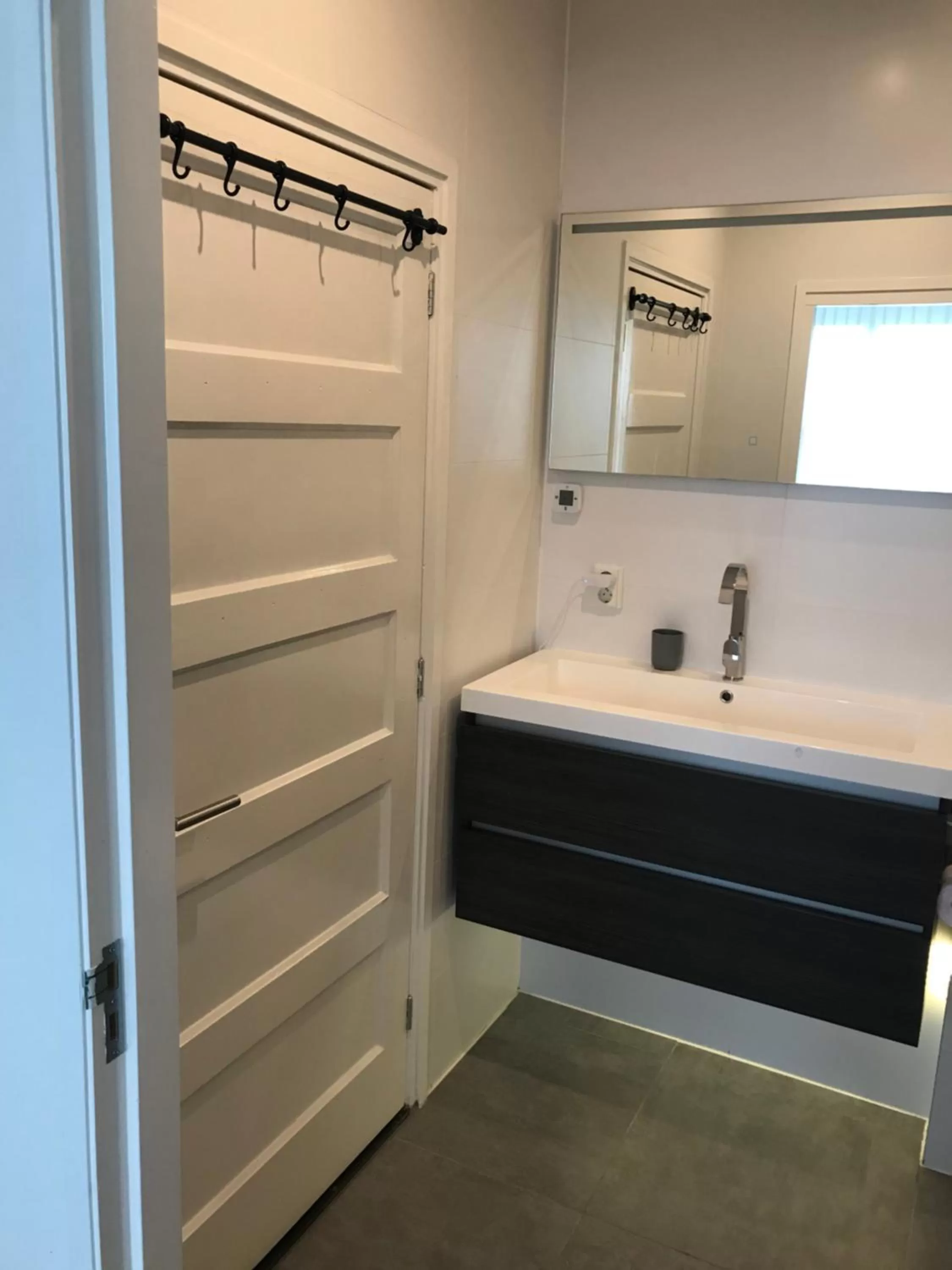 Shower, Bathroom in Flowerbed