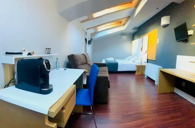 Coffee/tea facilities in Hotel El Coloquio