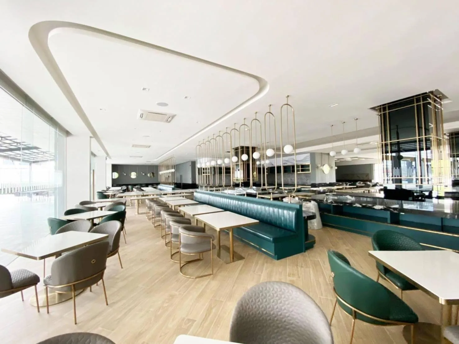 Restaurant/places to eat in Golden City Rayong Hotel