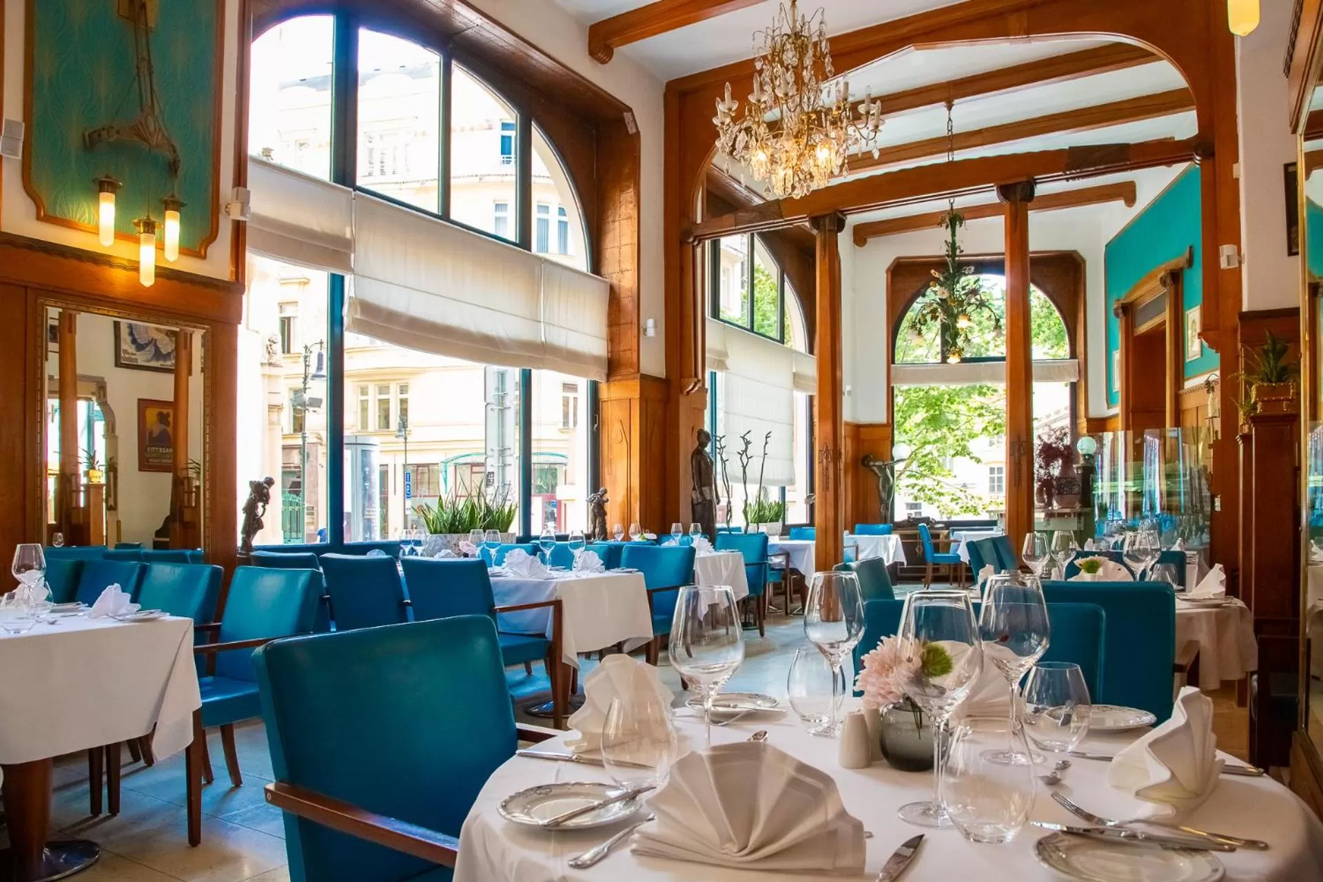 Restaurant/places to eat in Hotel Paris Prague