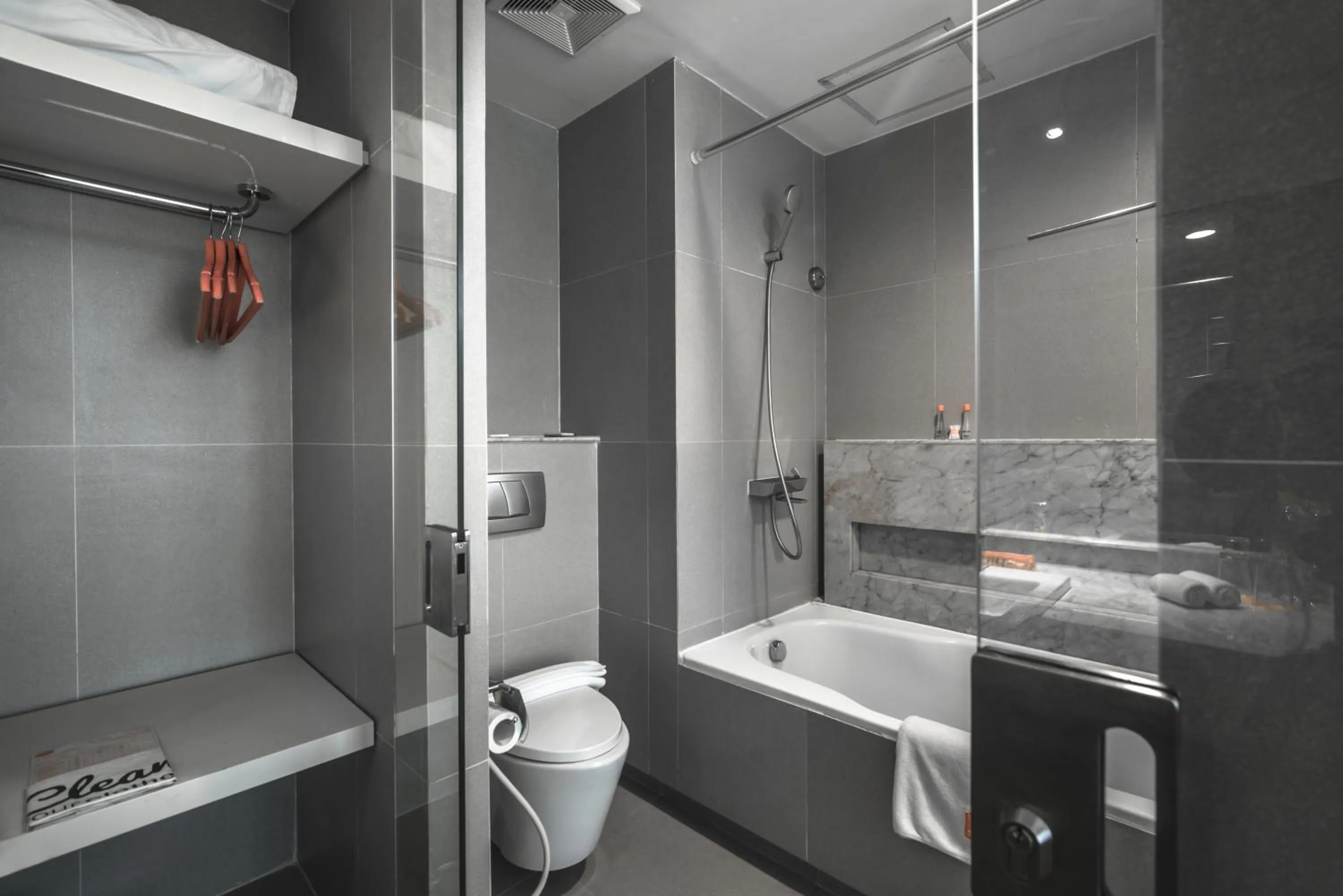 Bathroom in HARRIS Hotel & Conventions Malang