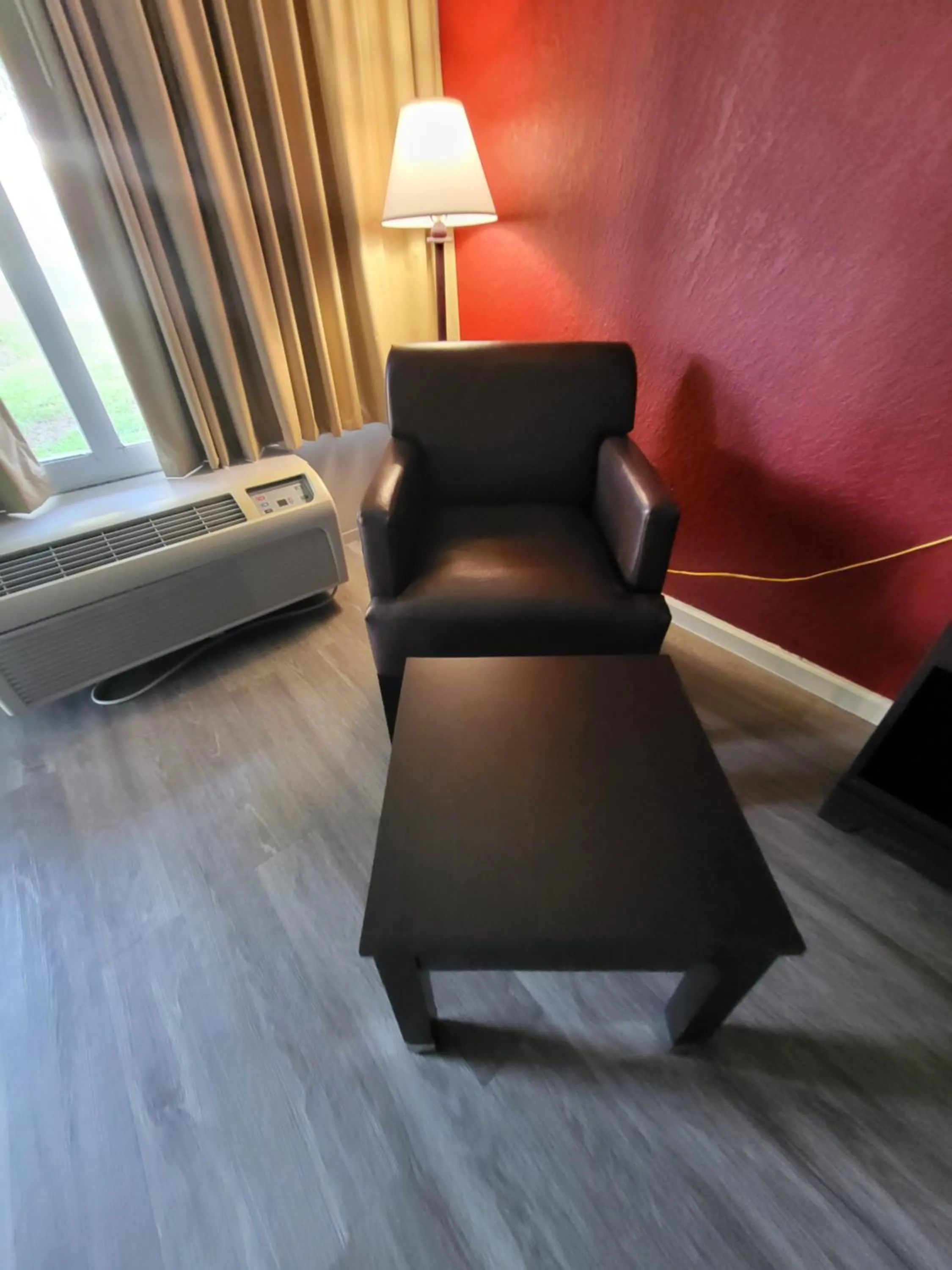 Seating area in Econolodge