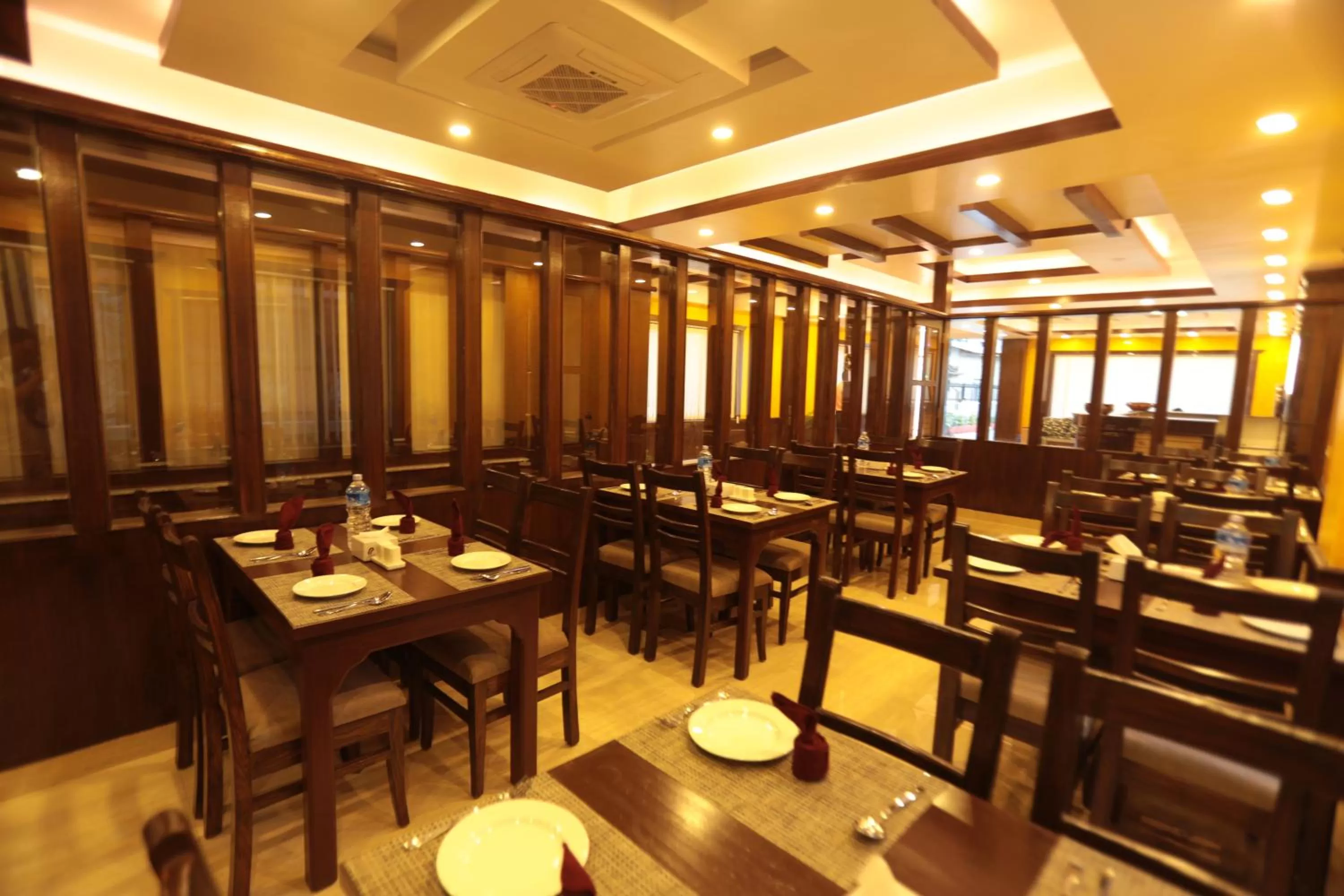 Restaurant/places to eat in Hotel The Clock