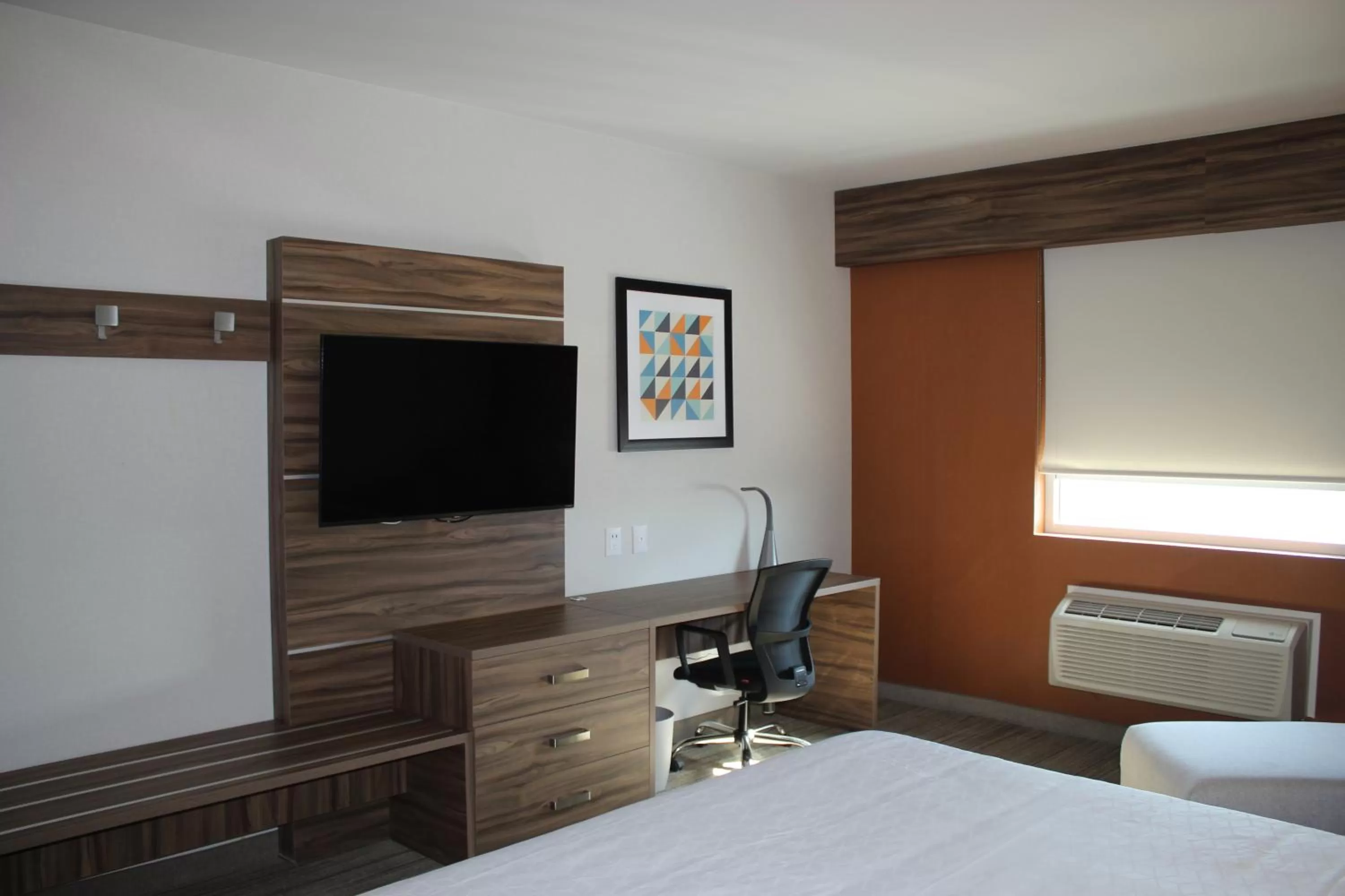 Bed in Holiday Inn Express - Monterrey - Fundidora by IHG